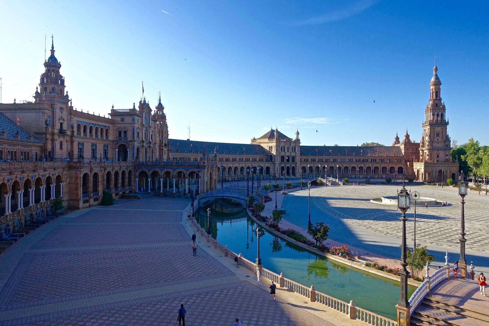 Sony Cyber-shot DSC-RX100 III sample photo. Plaza de espania, palace photography