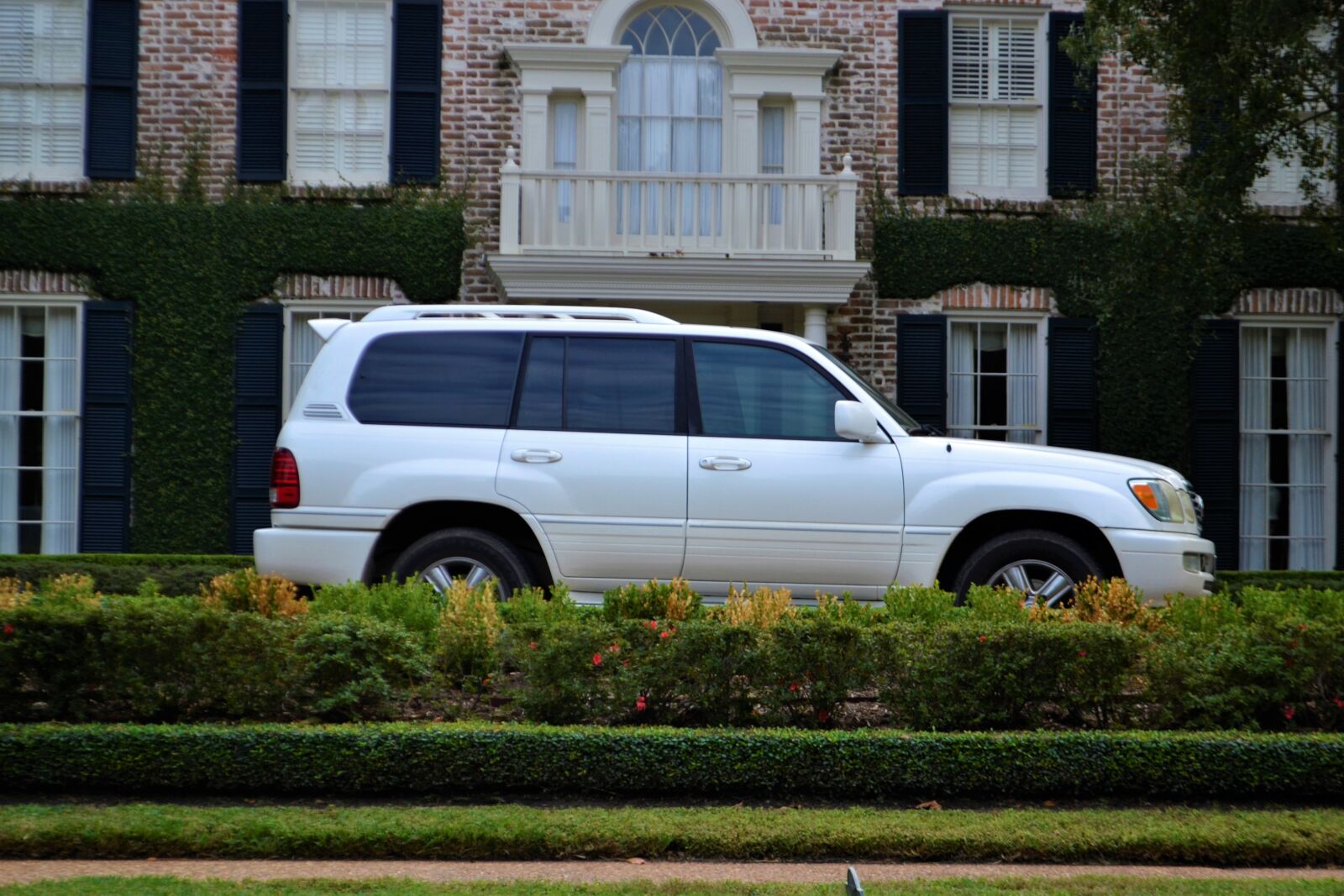 Nikon D3100 sample photo. Toyota land cruiser, suv photography