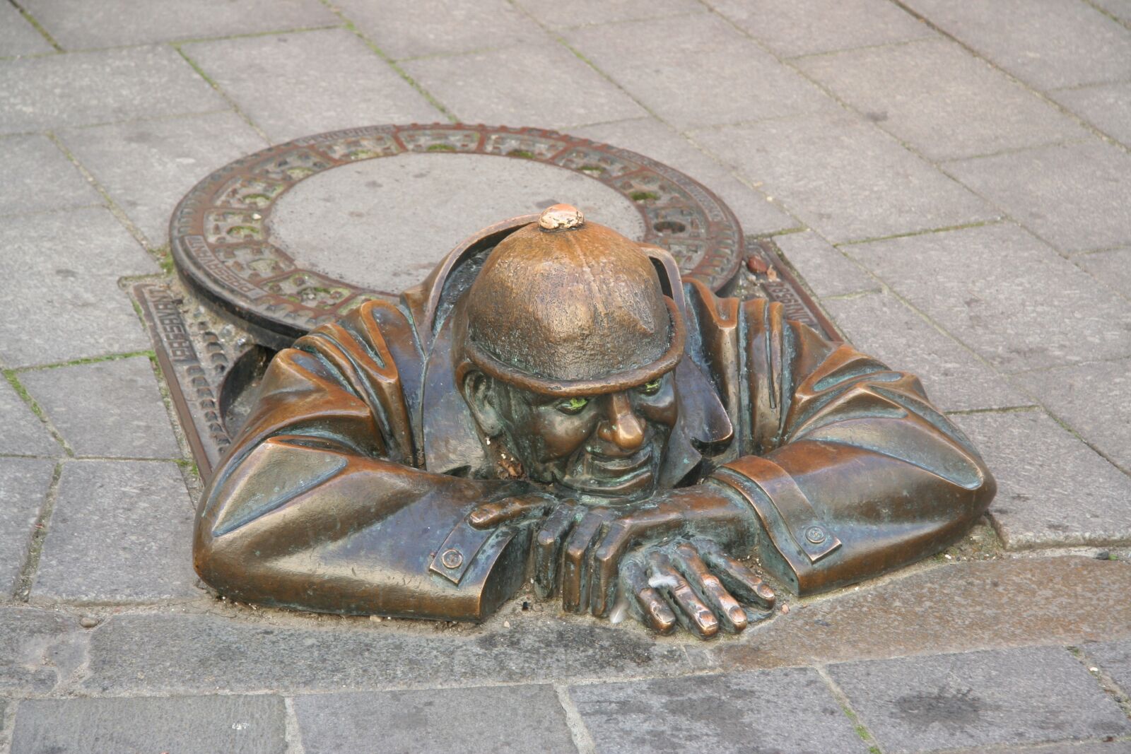 Canon EOS 350D (EOS Digital Rebel XT / EOS Kiss Digital N) sample photo. Old, statue, sculpture photography