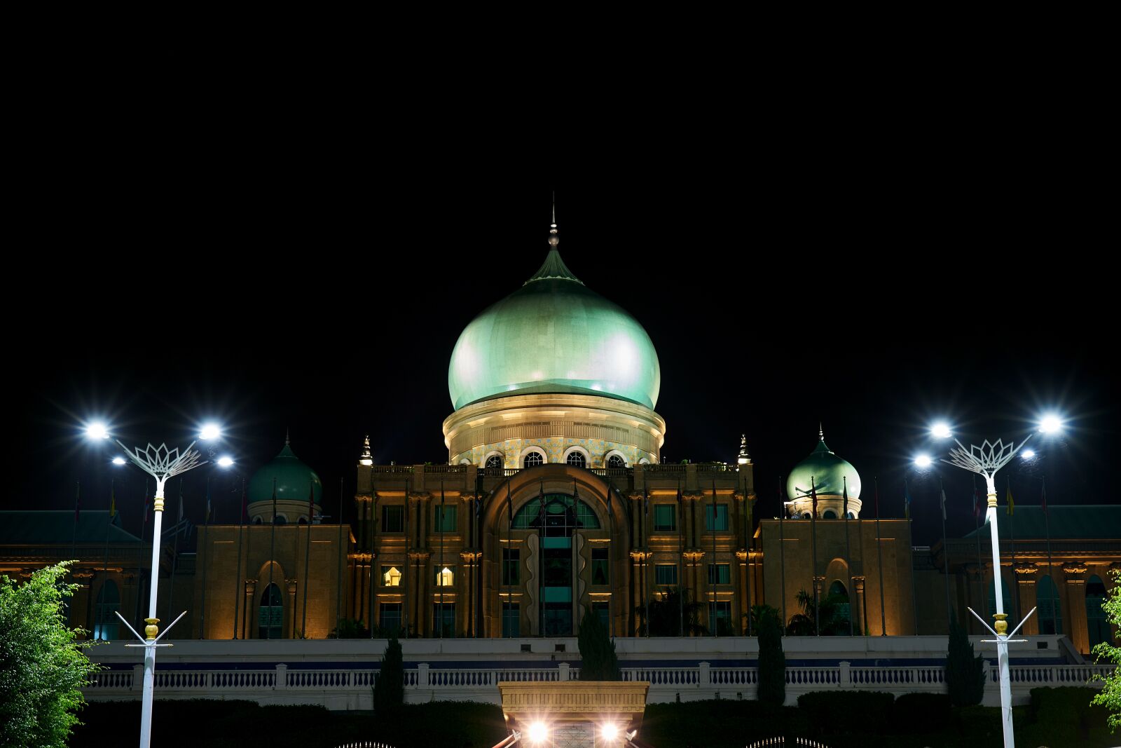Sony a7R II sample photo. Night, lights, building photography