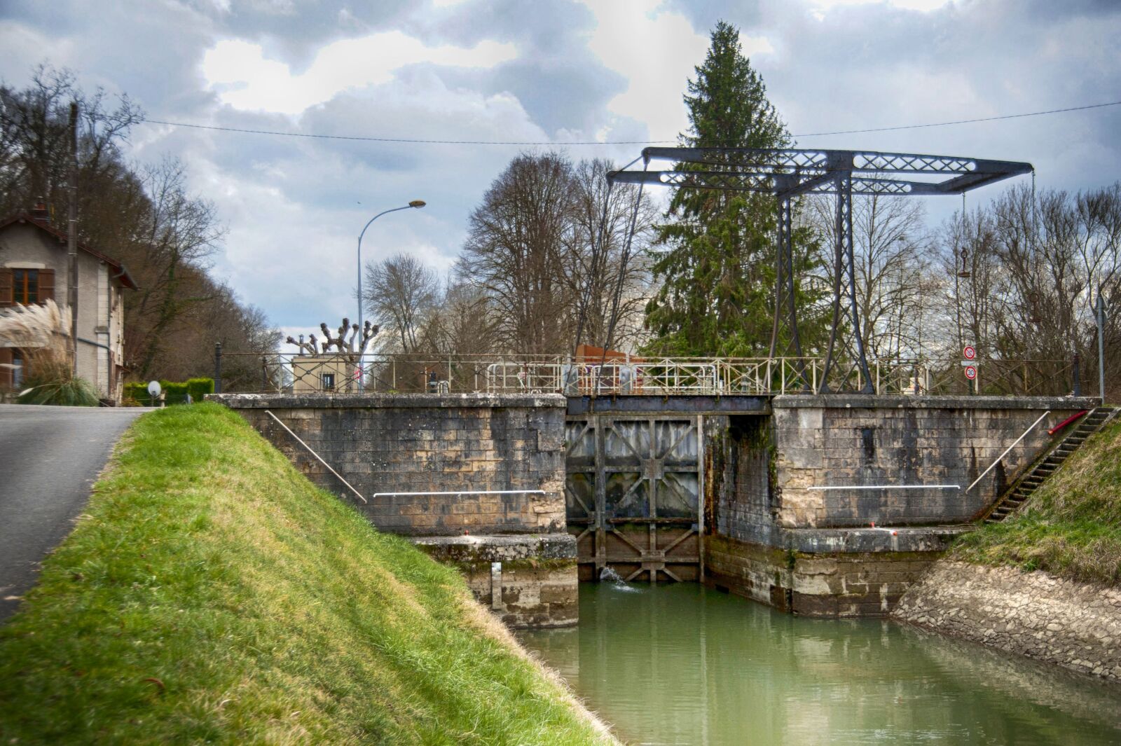 Nikon D700 sample photo. Lock, channel, architecture photography