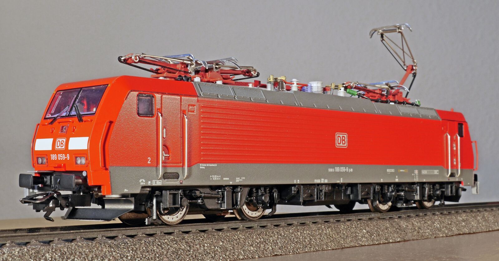Panasonic Lumix DMC-GH3 sample photo. Modern electric locomotive, goods photography