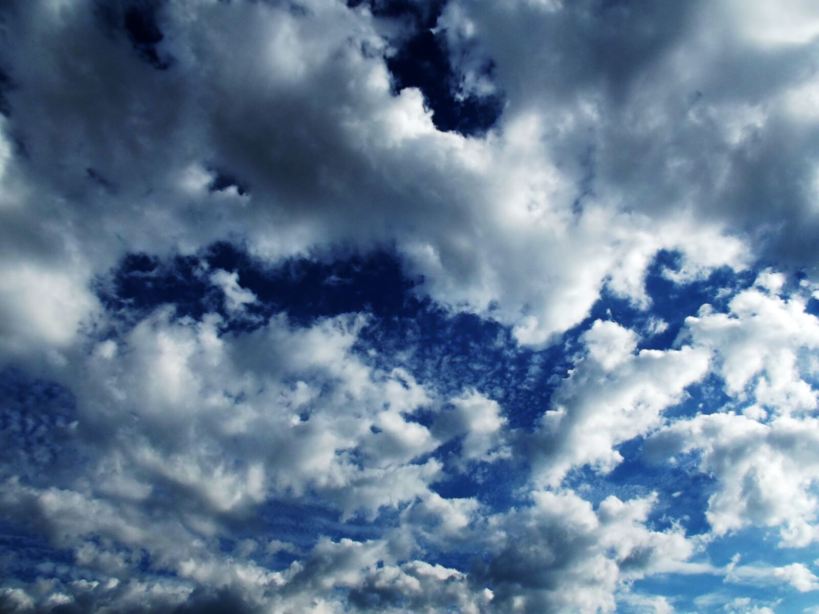 Fujifilm FinePix S2980 sample photo. Clouds, landscape, sky photography
