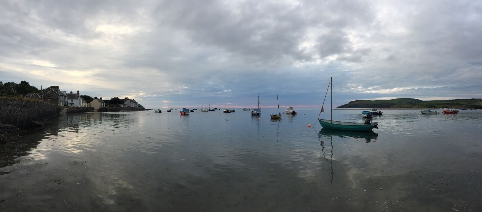 iPhone 6 back camera 4.15mm f/2.2 sample photo. Ocean, reflection, shadow photography