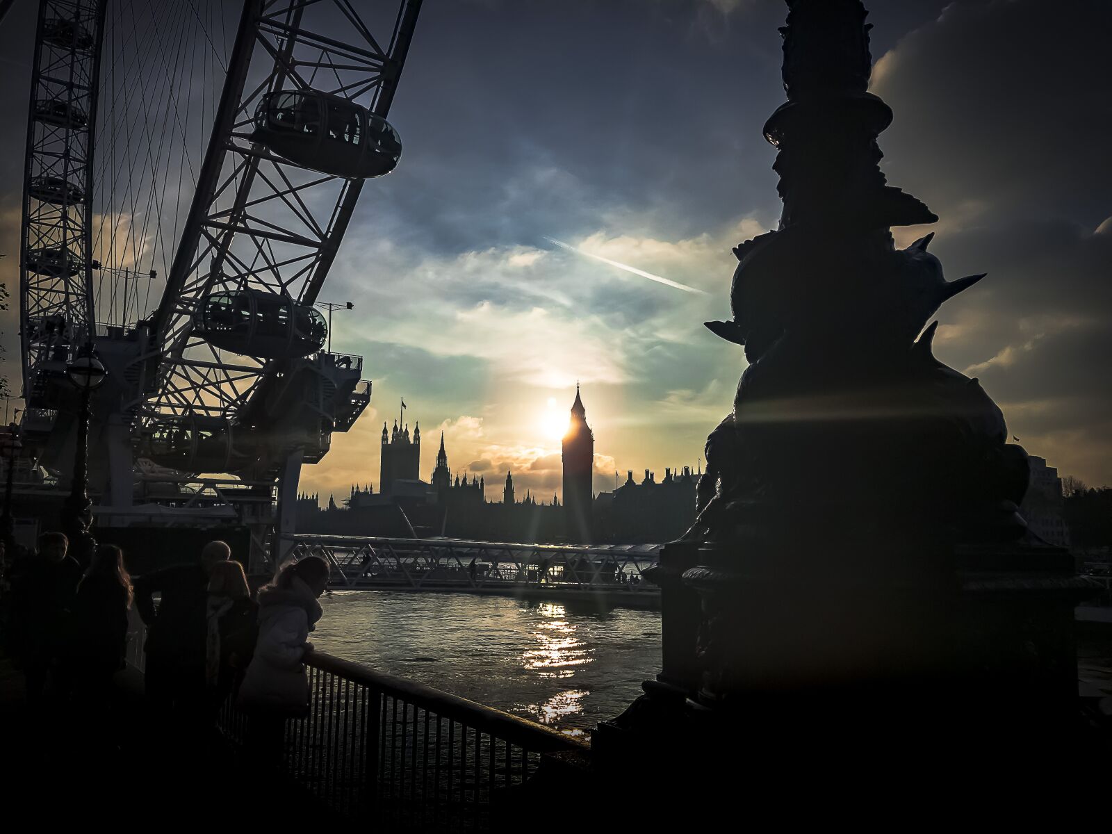 Apple iPhone 6s sample photo. Sunset, buckingham palace, london photography