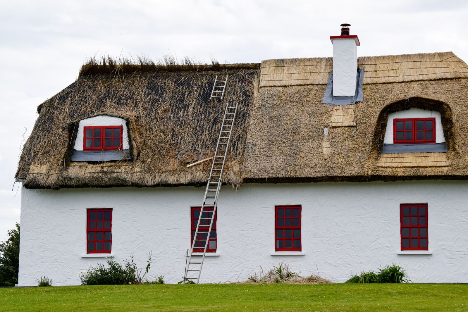 Nikon D3300 sample photo. Cottage, thatched roof, ireland photography