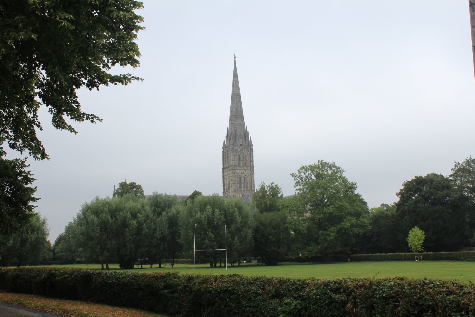 Canon EOS 600D (Rebel EOS T3i / EOS Kiss X5) sample photo. Salisbury, cathedral, church photography