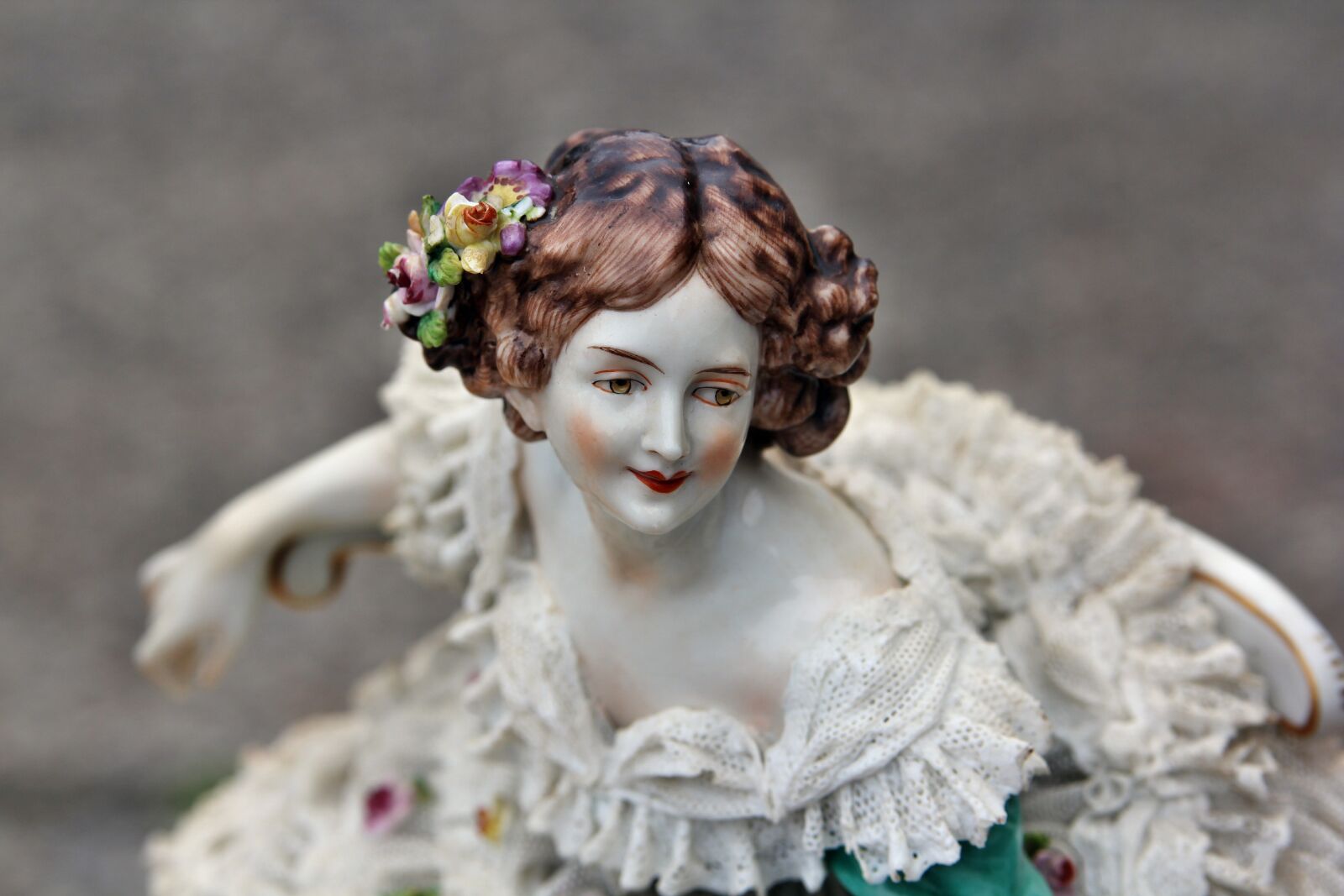 Canon EOS 60D + Tamron AF 28-75mm F2.8 XR Di LD Aspherical (IF) sample photo. Figure, girl, historical, porcelain photography
