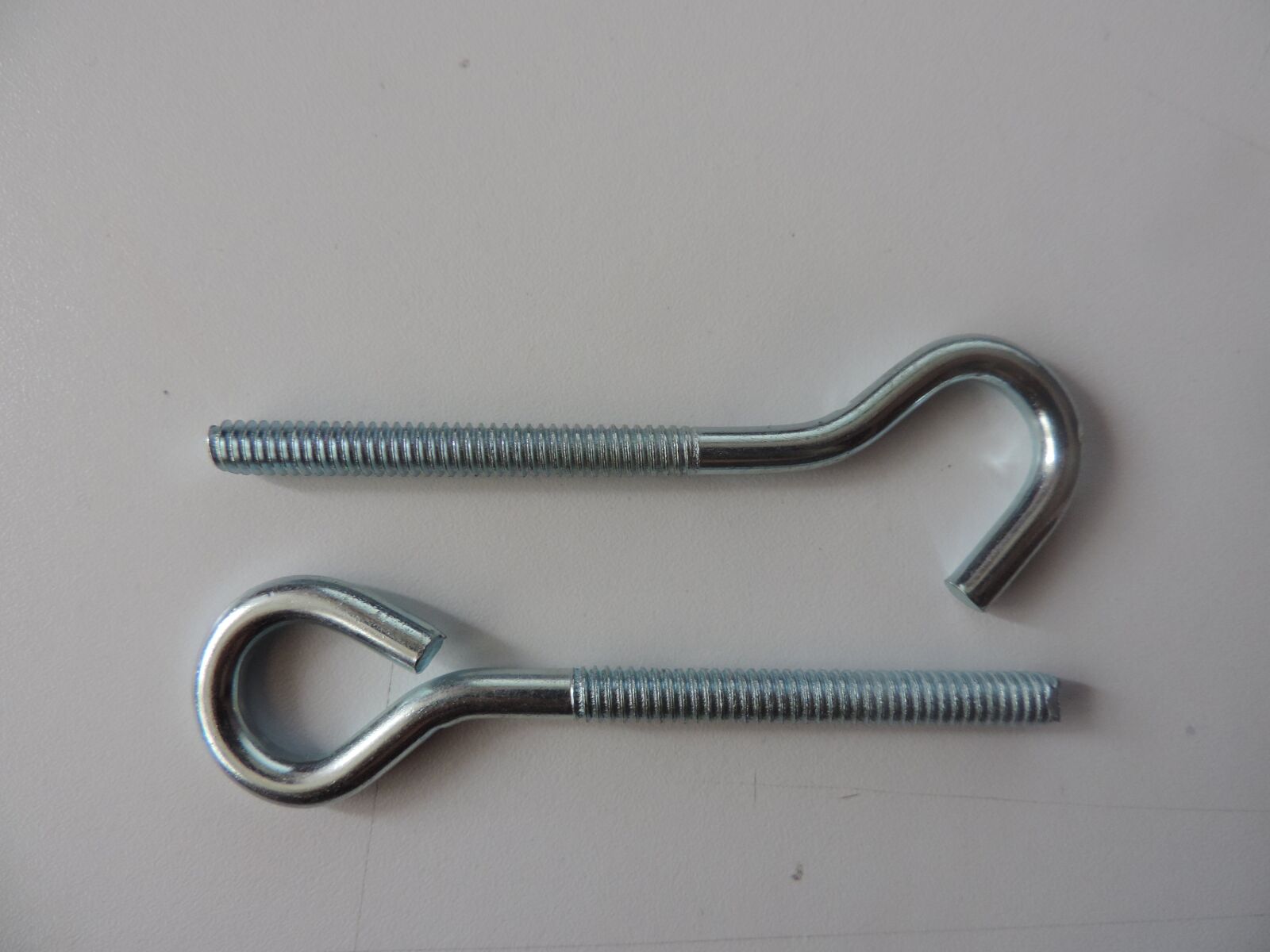 Nikon Coolpix P520 sample photo. Screws, construction, nuts photography