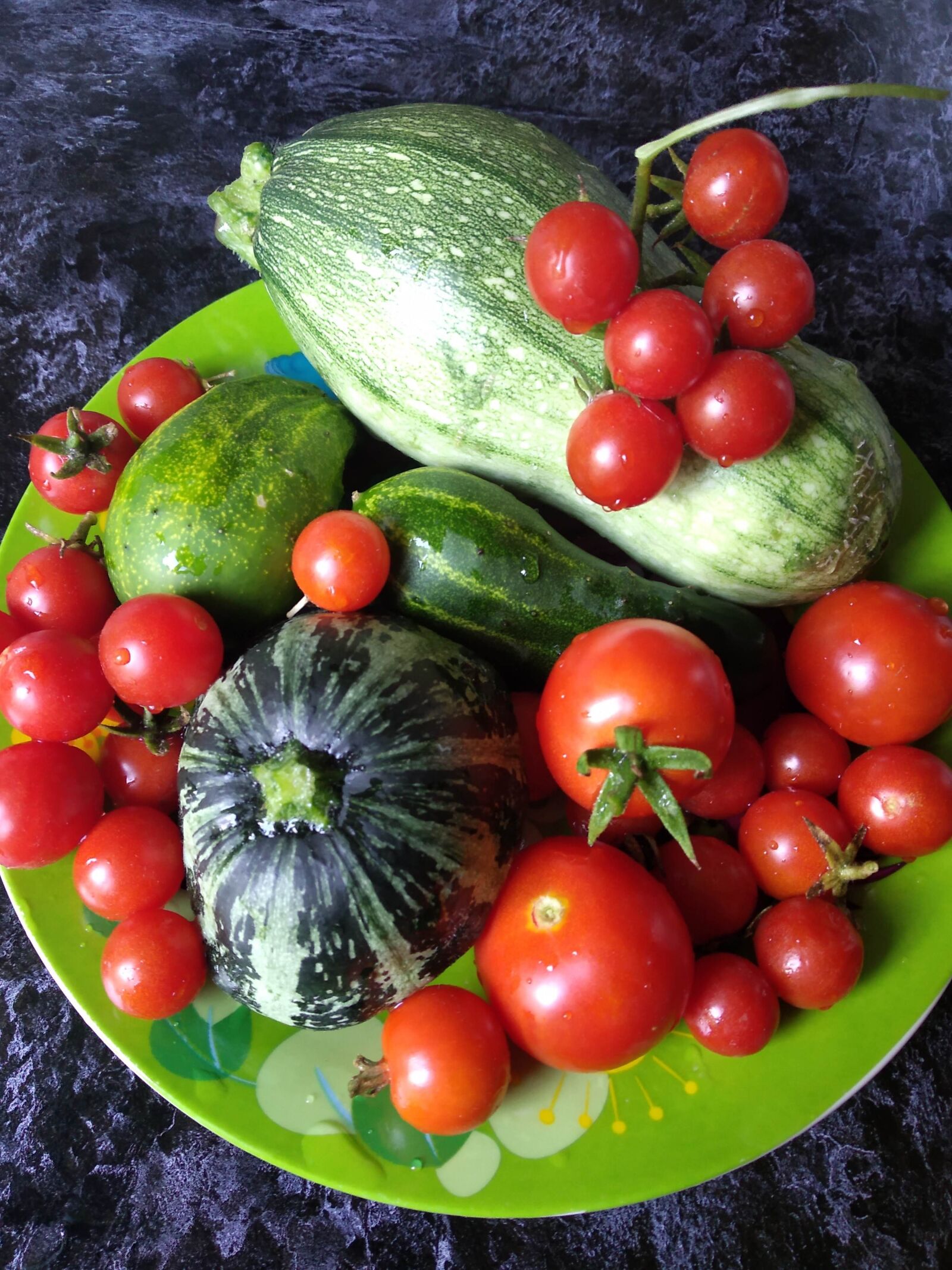Xiaomi Redmi S2 sample photo. Harvest, autumn, tomato photography