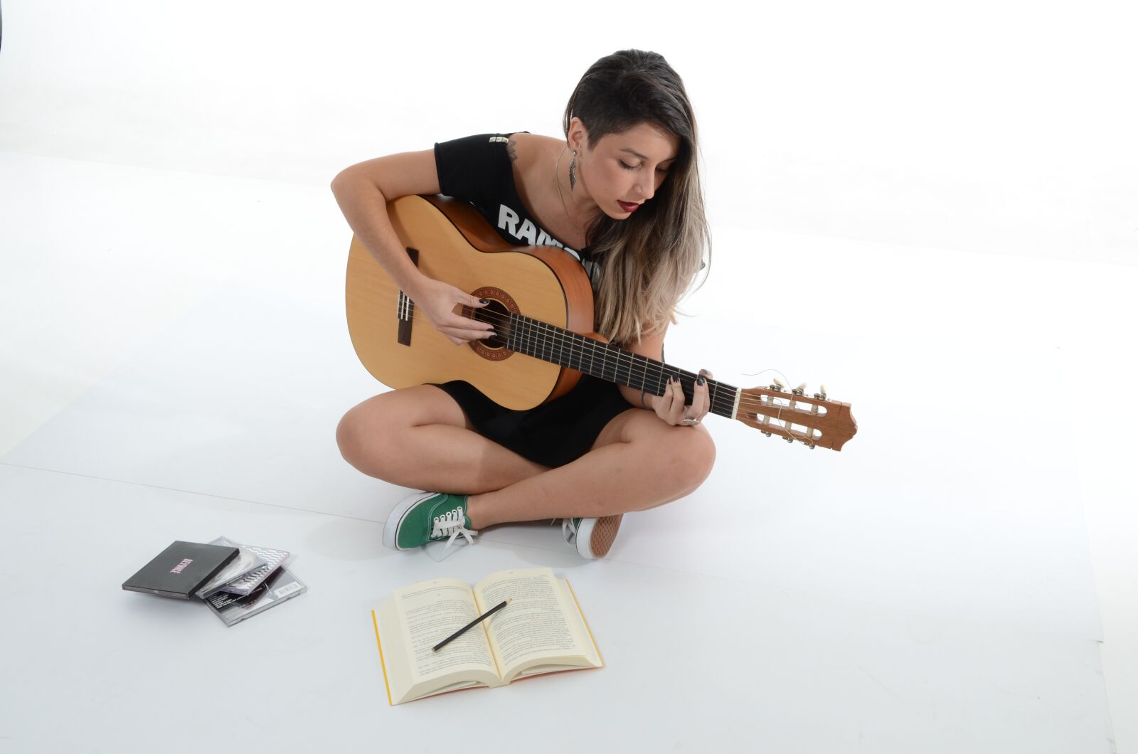 Nikon D7000 sample photo. Woman, sing, music photography
