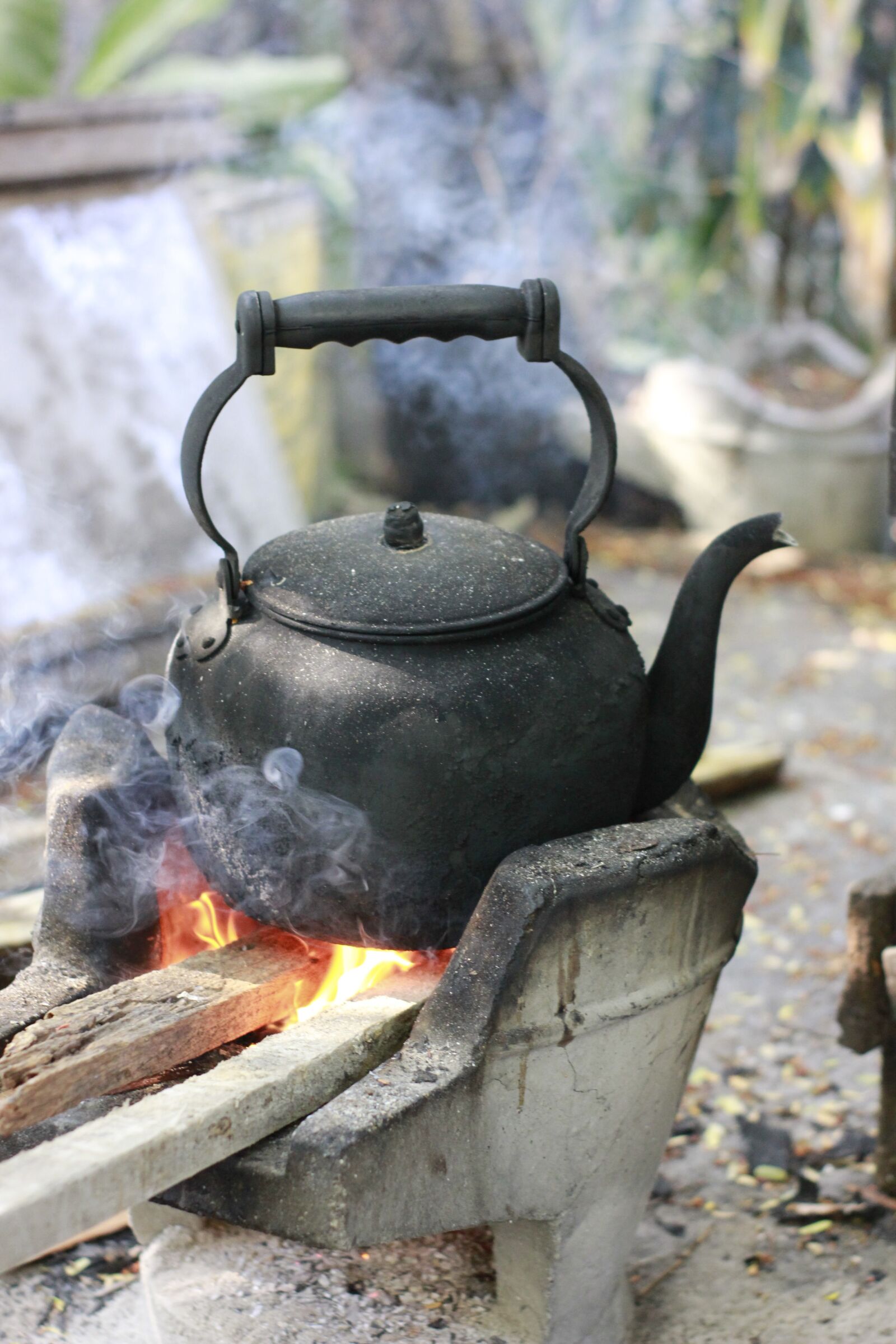 Canon EOS 550D (EOS Rebel T2i / EOS Kiss X4) sample photo. Boil water, water, kettle photography