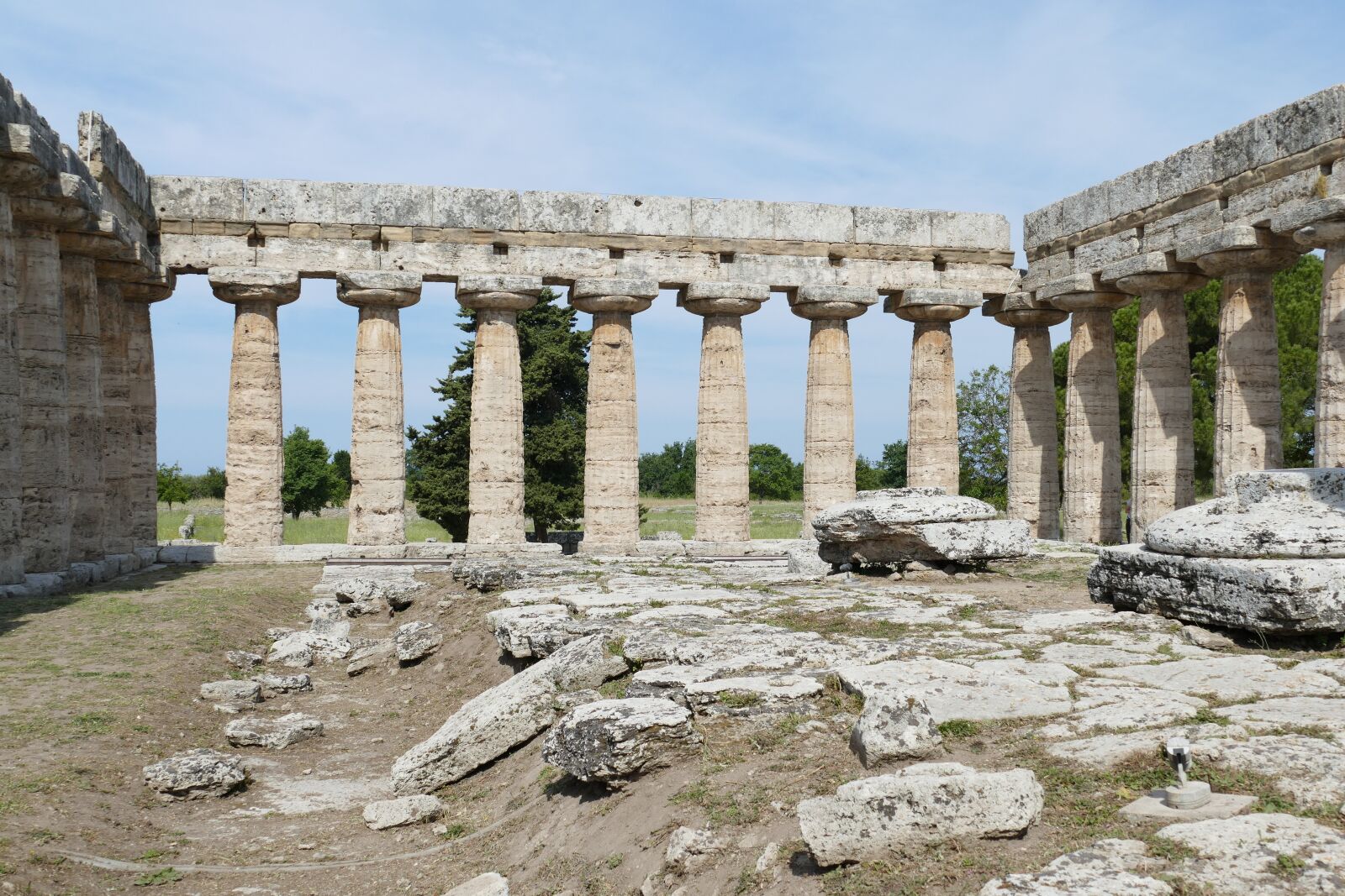 Panasonic Lumix DMC-FZ1000 sample photo. Paestum, italy, antiquity photography