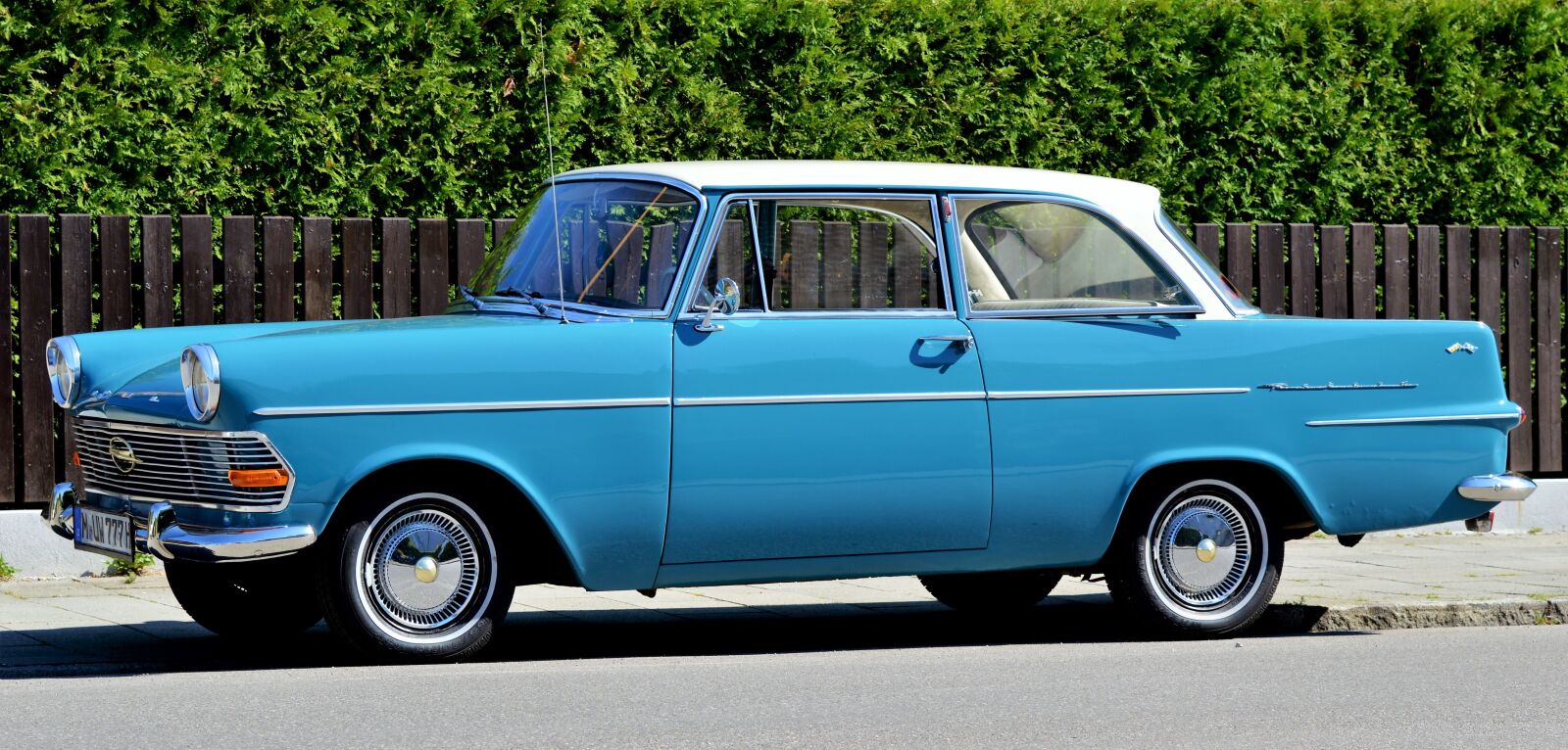 Nikon D3200 sample photo. Opel, opel record, auto photography