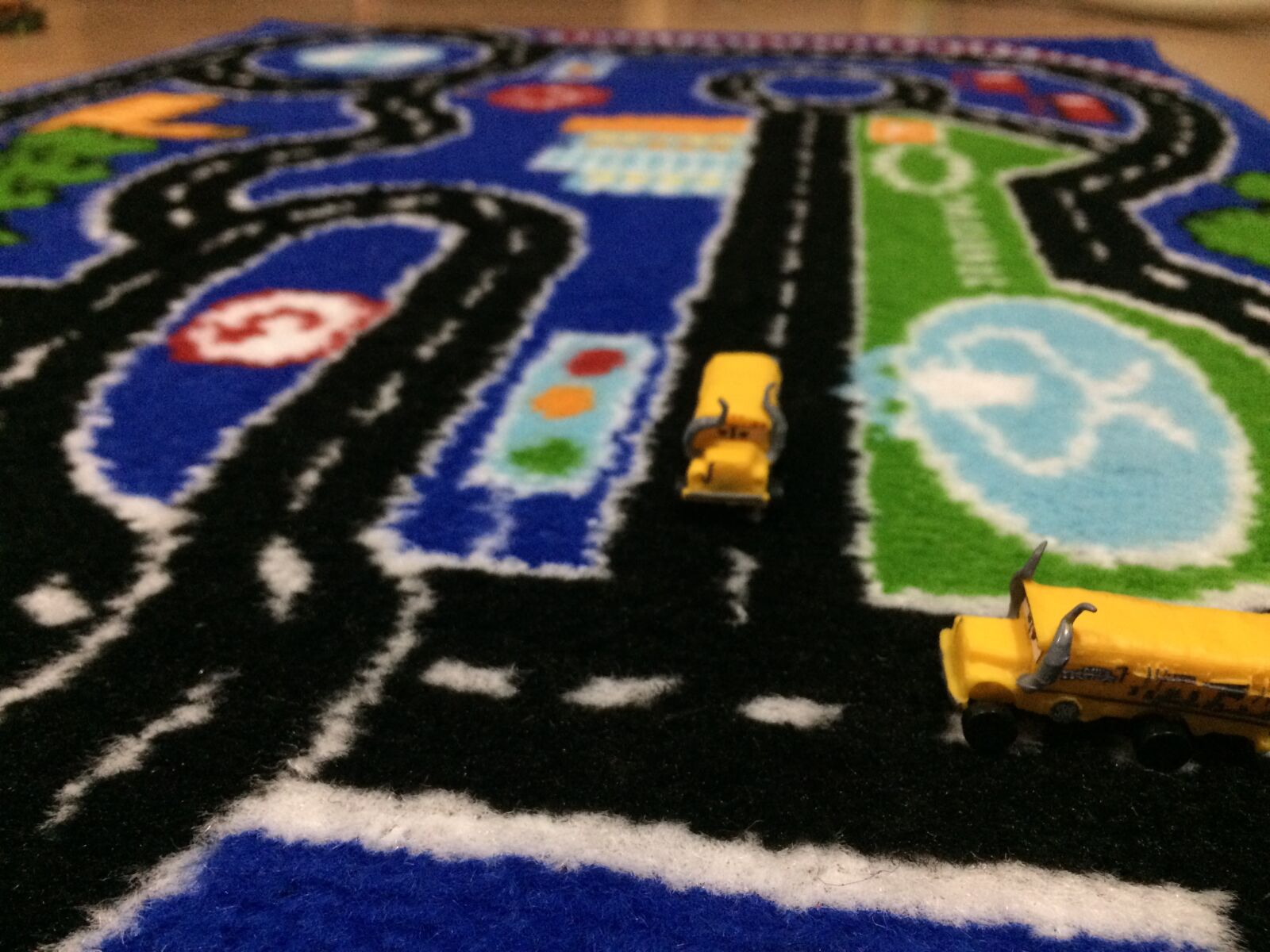iPhone 5s back camera 4.15mm f/2.2 sample photo. Children, toys, miss, fritter photography