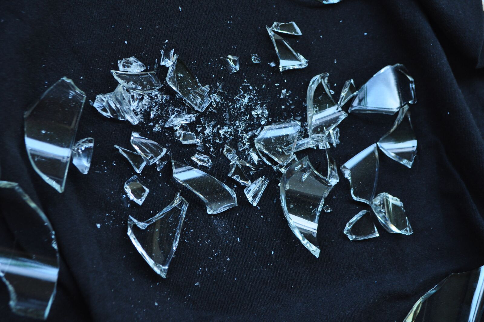 Nikon D5000 sample photo. Broken glass, shattered, glass photography