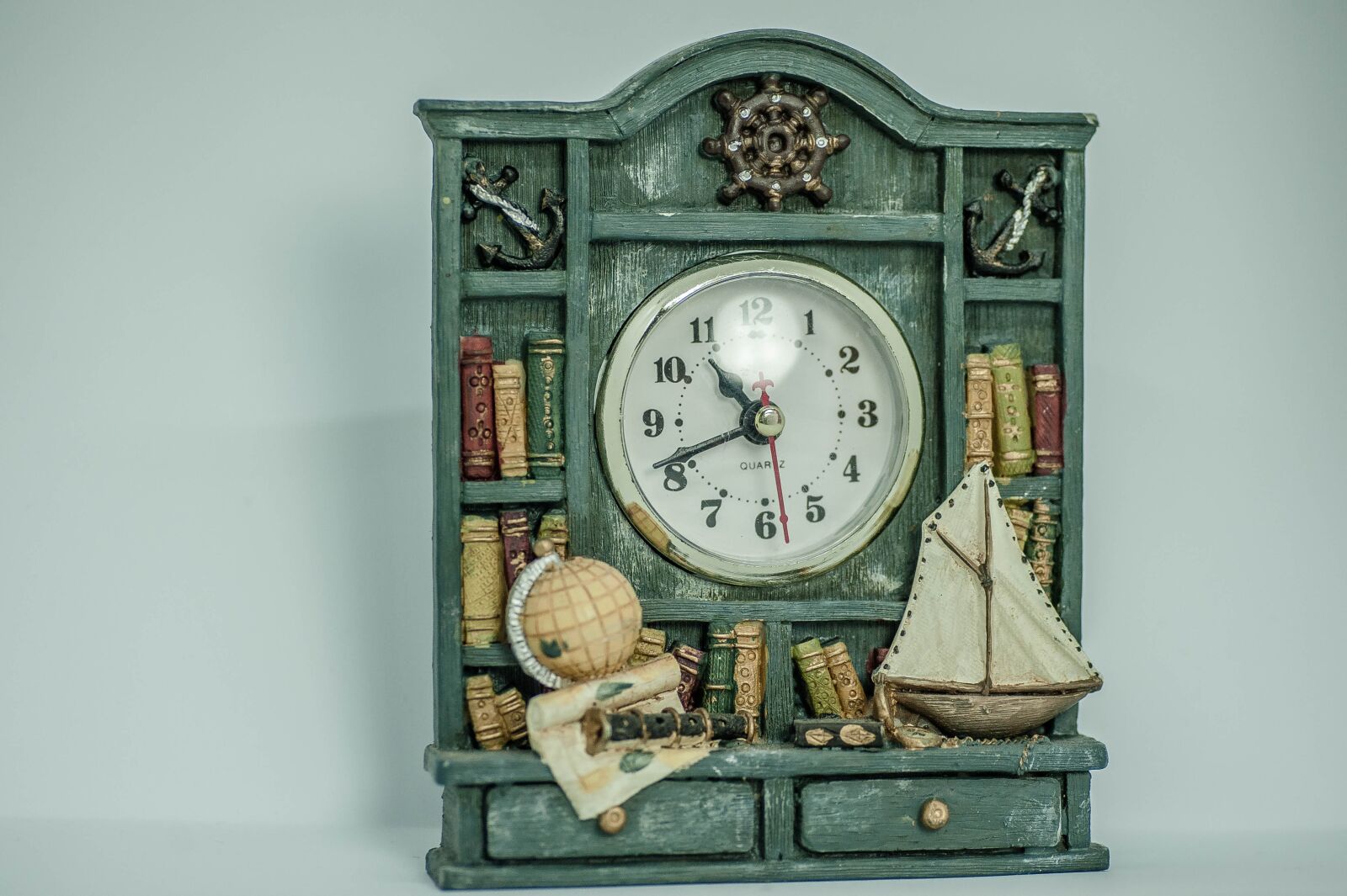Nikon D700 sample photo. Old, clock, books photography