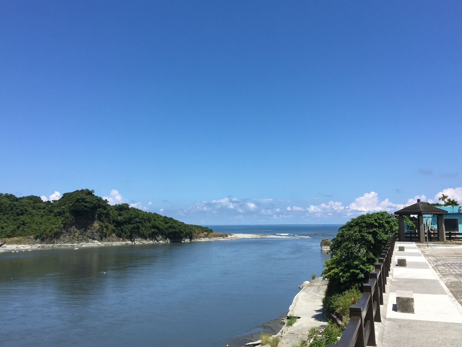Apple iPhone 6s Plus sample photo. Port, hualien, sea photography