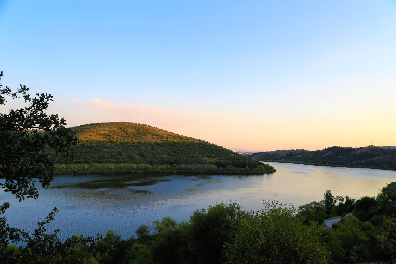 Canon EOS 6D + Canon EF 24-105mm F4L IS USM sample photo. Landscape, lake, nature photography