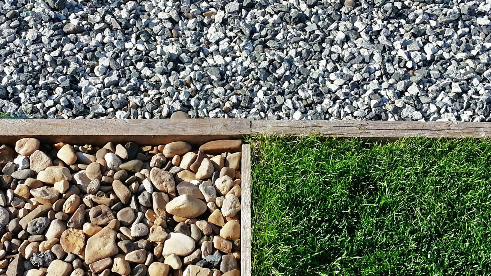 Samsung Galaxy S3 sample photo. Stones, grass, texture photography