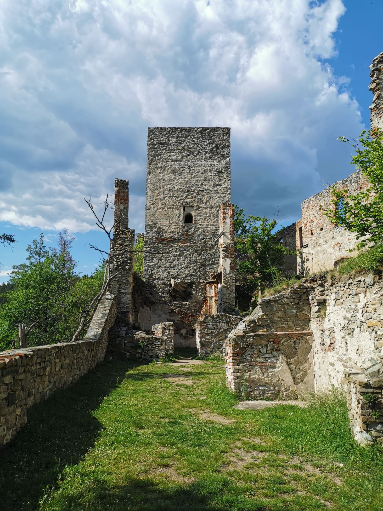 HUAWEI P30 sample photo. Castle, ruin, tower photography
