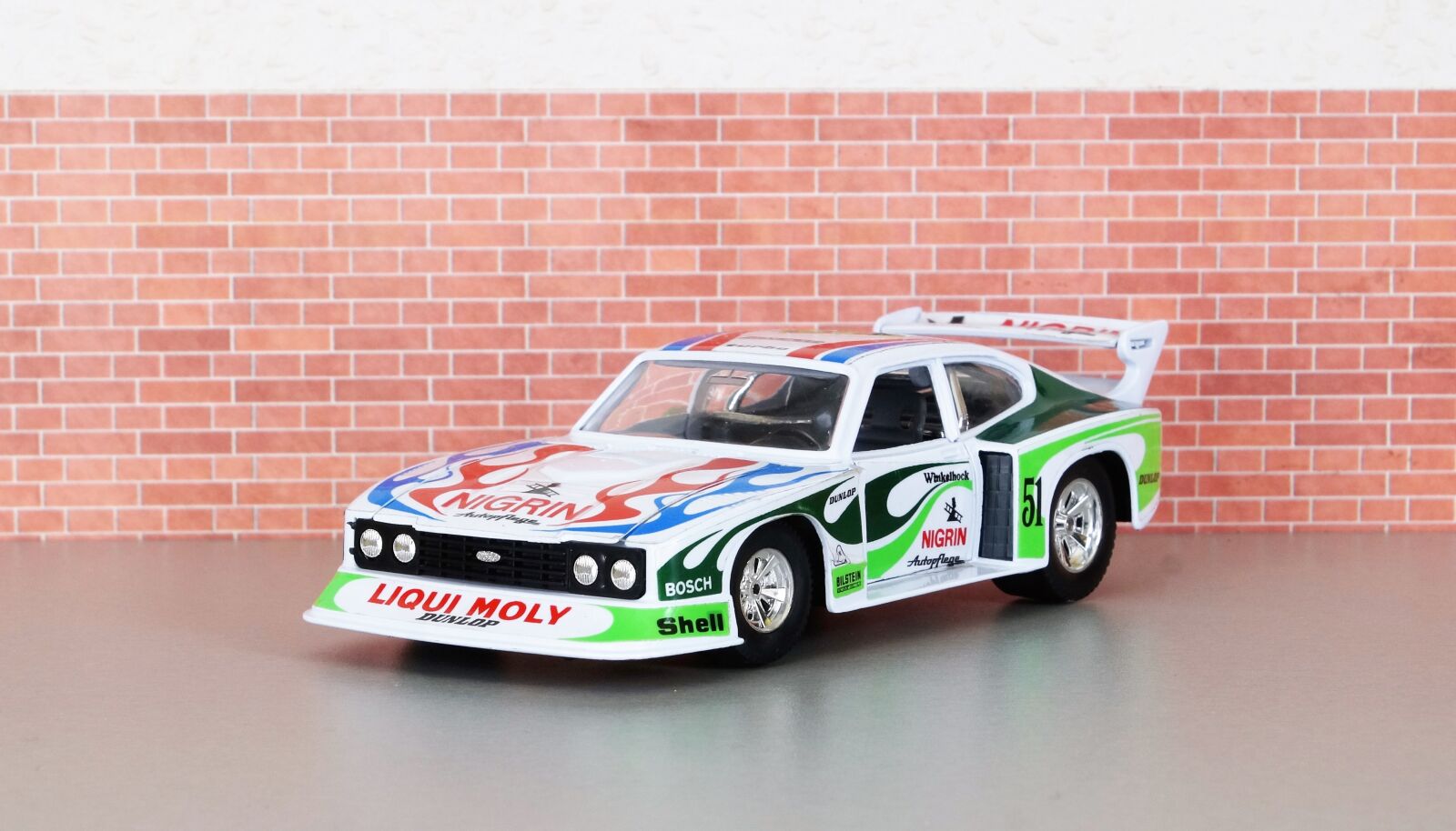 Sony DT 18-70mm F3.5-5.6 sample photo. Model car, ford, capri photography