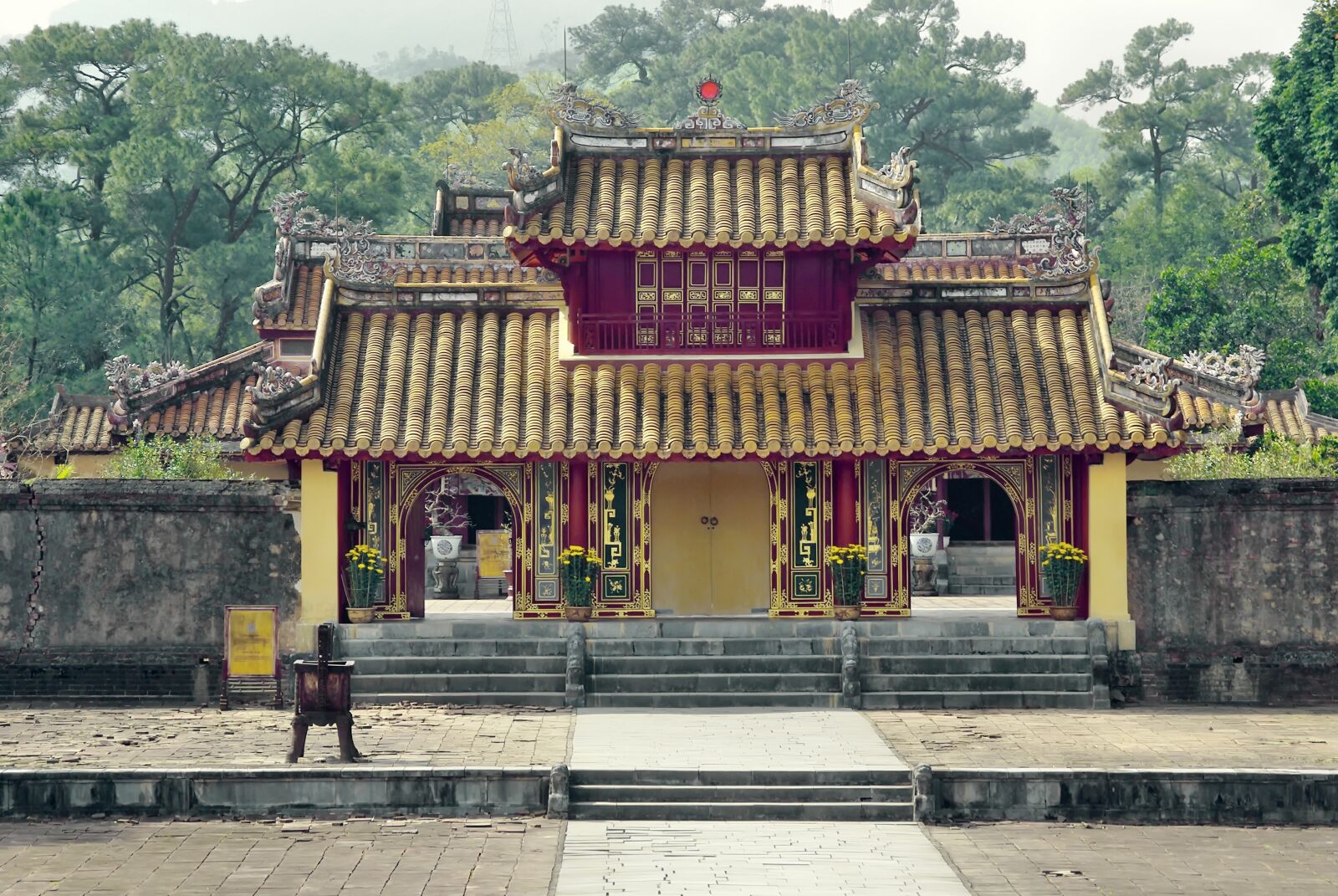Pentax K200D sample photo. Viet nam, booed, temple photography