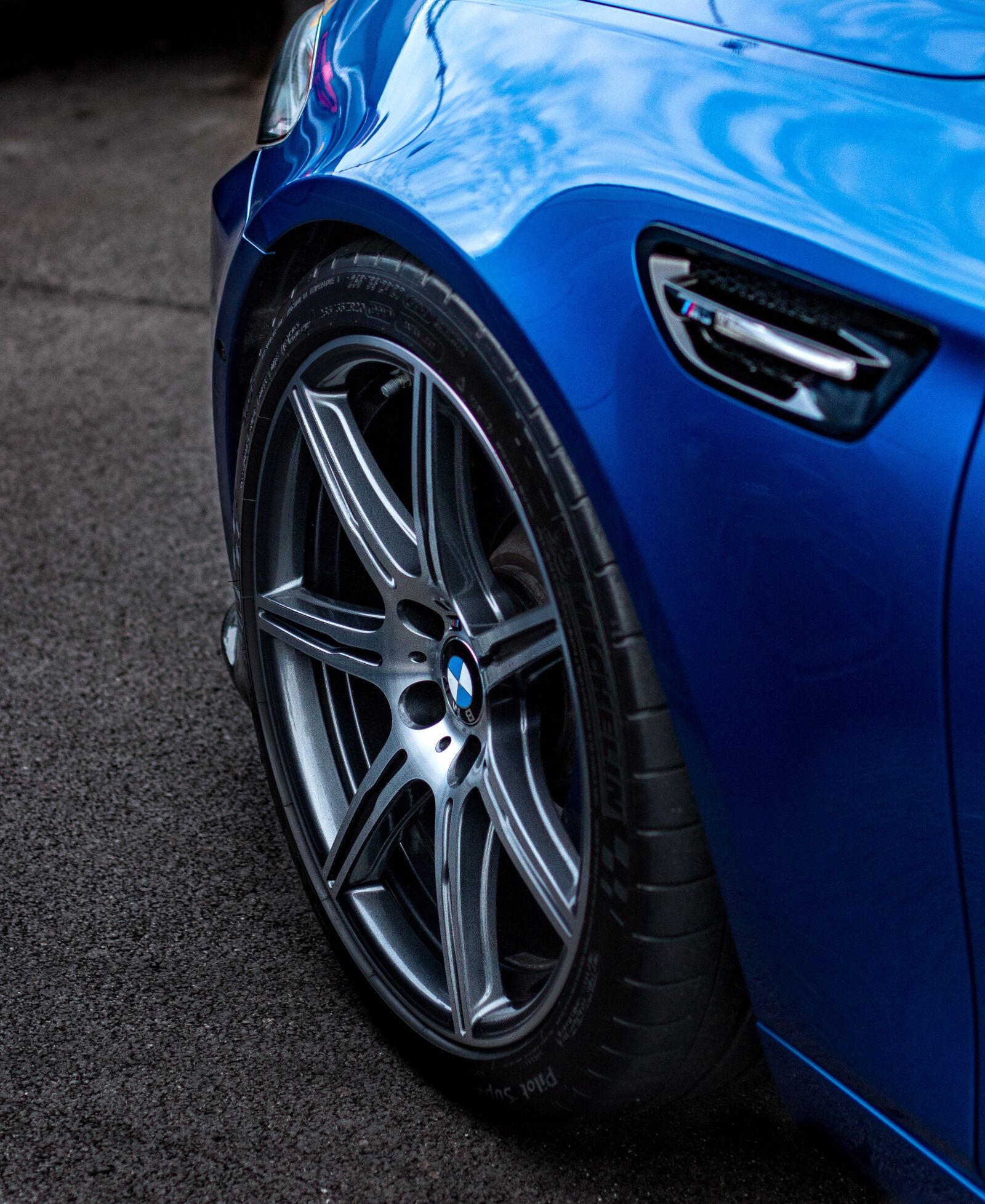 Canon EOS 70D + Canon EF 50mm F1.4 USM sample photo. Bmw m5, f10, wheel photography