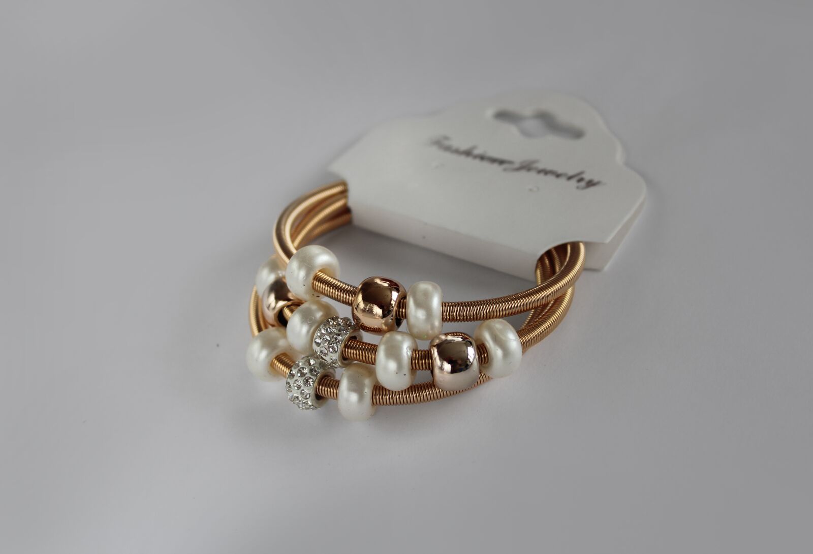 Canon EOS 1200D (EOS Rebel T5 / EOS Kiss X70 / EOS Hi) sample photo. Bracelet, jewelry, beads photography