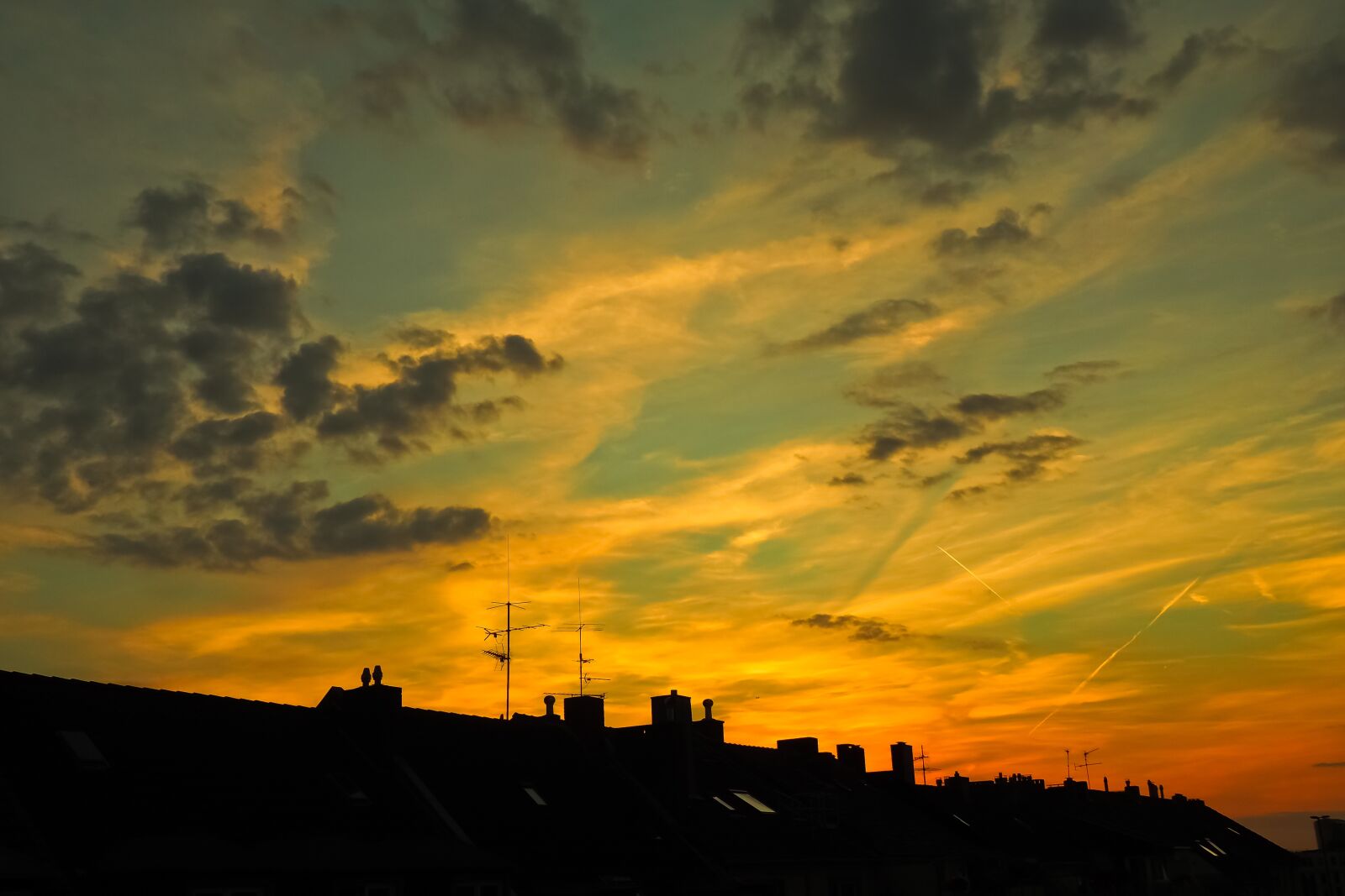 Olympus OM-D E-M10 sample photo. Sky, clouds, sunset photography