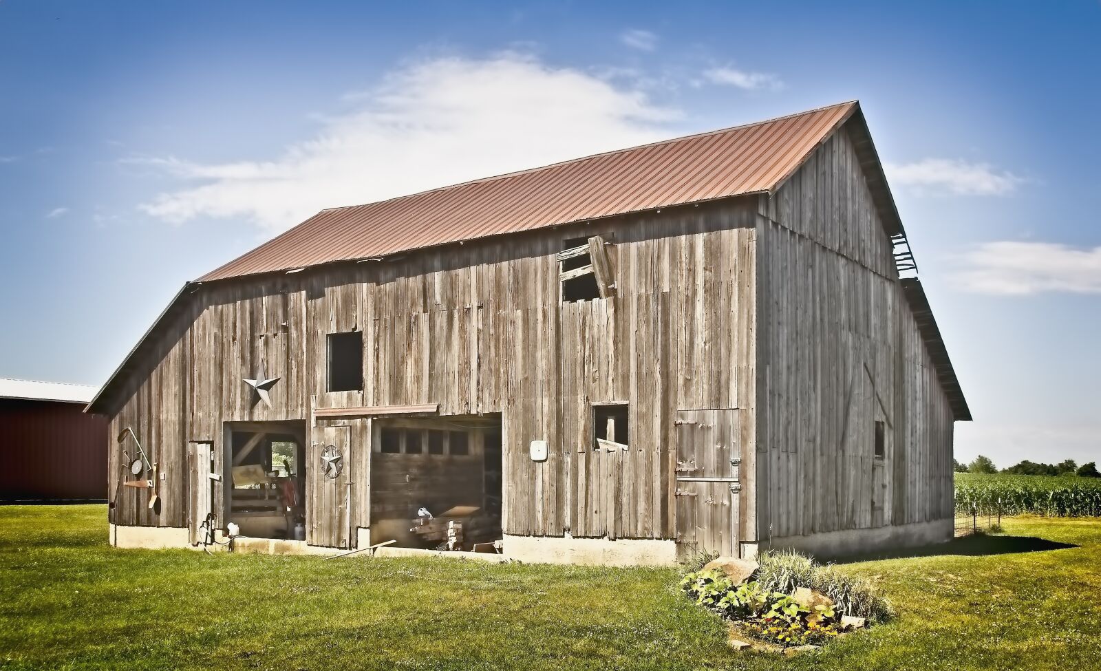 Canon EOS 5D Mark II + Canon EF 24-105mm F4L IS USM sample photo. Barn, rustic, barns photography