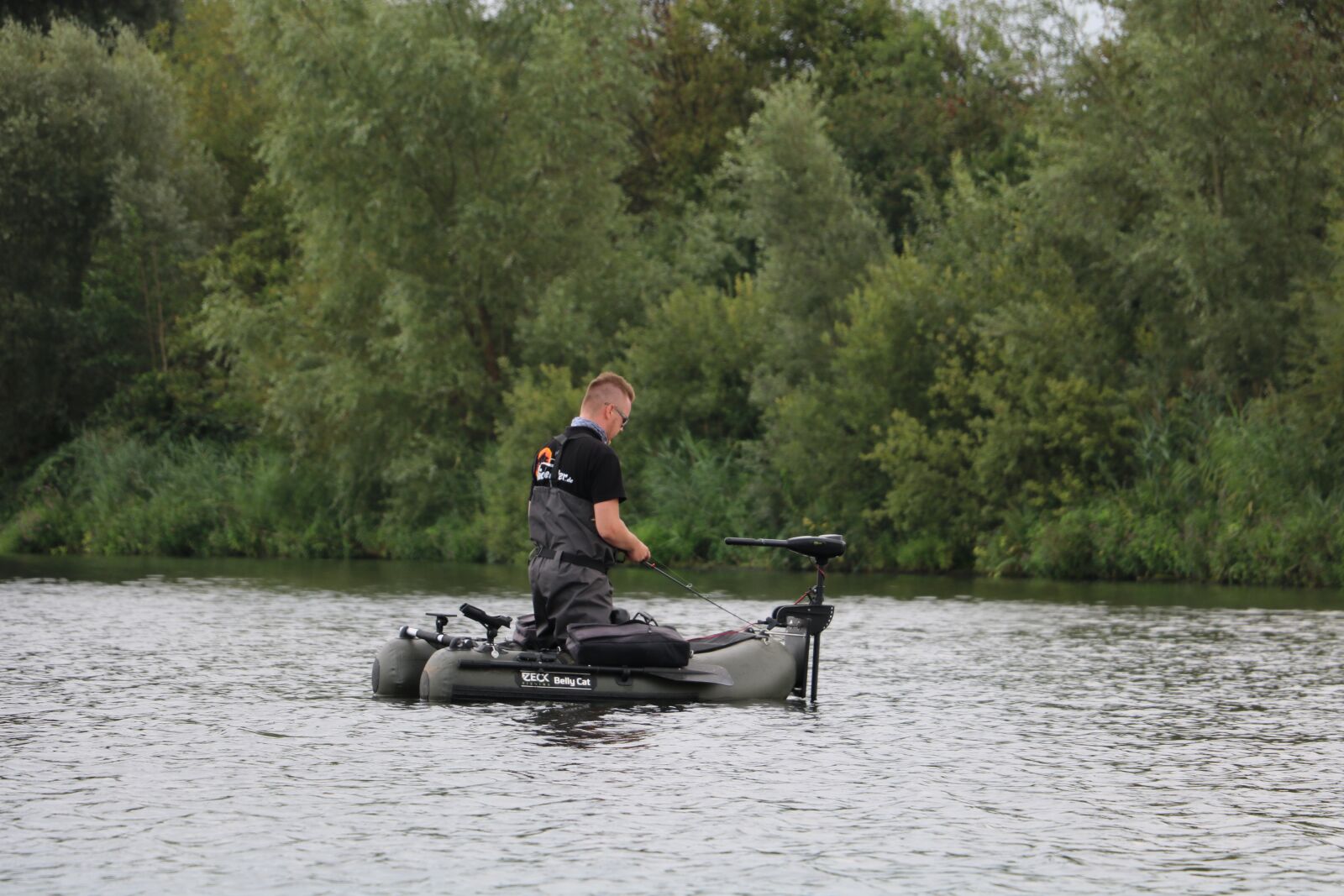Canon EOS 750D (EOS Rebel T6i / EOS Kiss X8i) sample photo. Belly boat, angler, tideritter photography