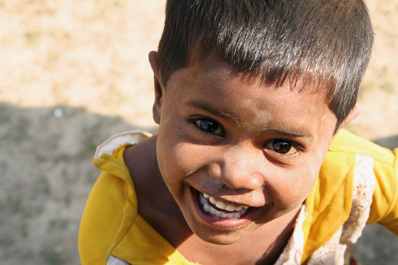 Canon EOS 350D (EOS Digital Rebel XT / EOS Kiss Digital N) sample photo. Portrait, child, india photography