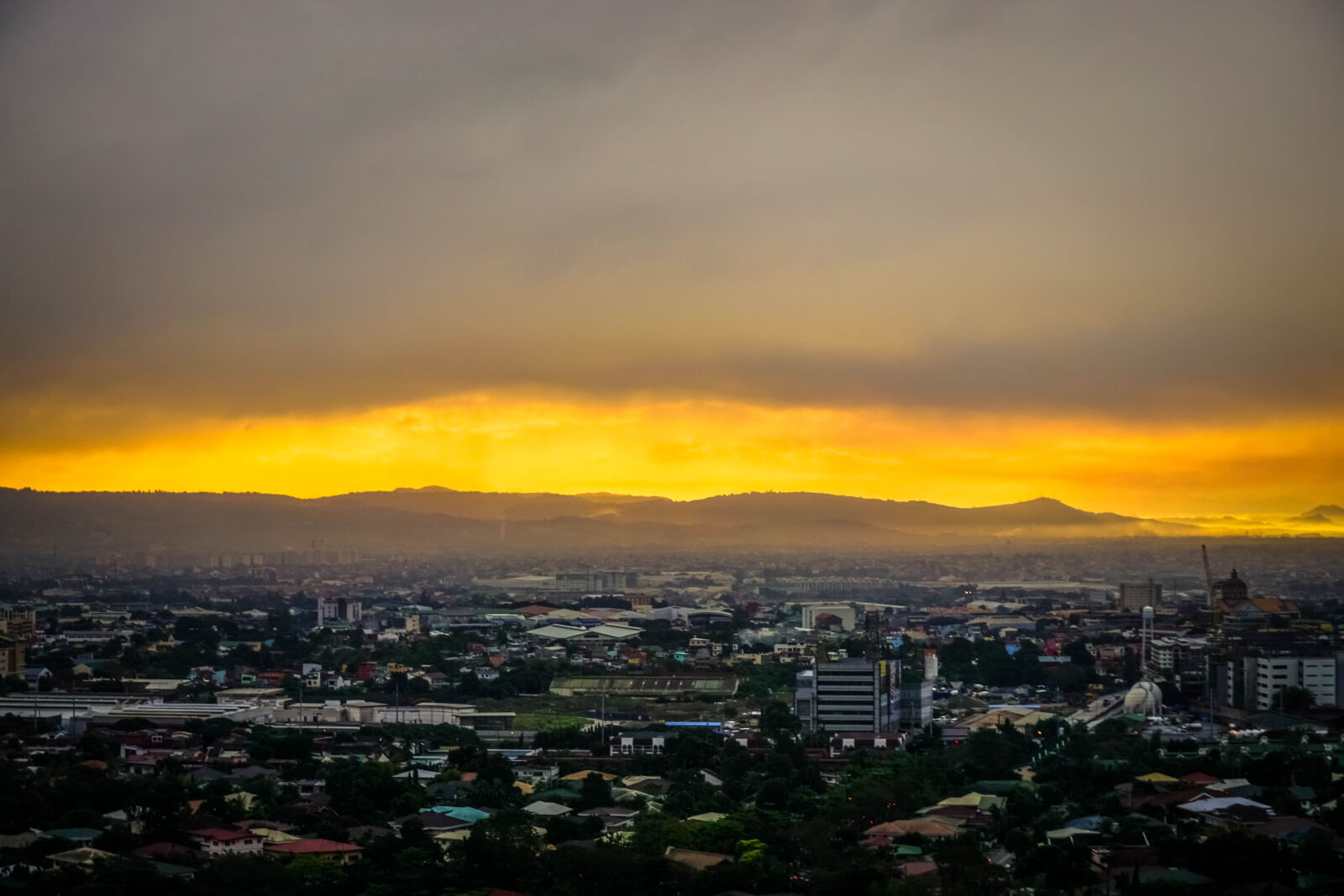 Sony a6000 sample photo. Buildings, cityscape, gold, landscape photography