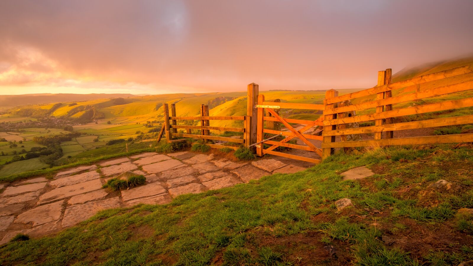 Fujifilm X-T2 sample photo. Mam tor, gate, peak photography
