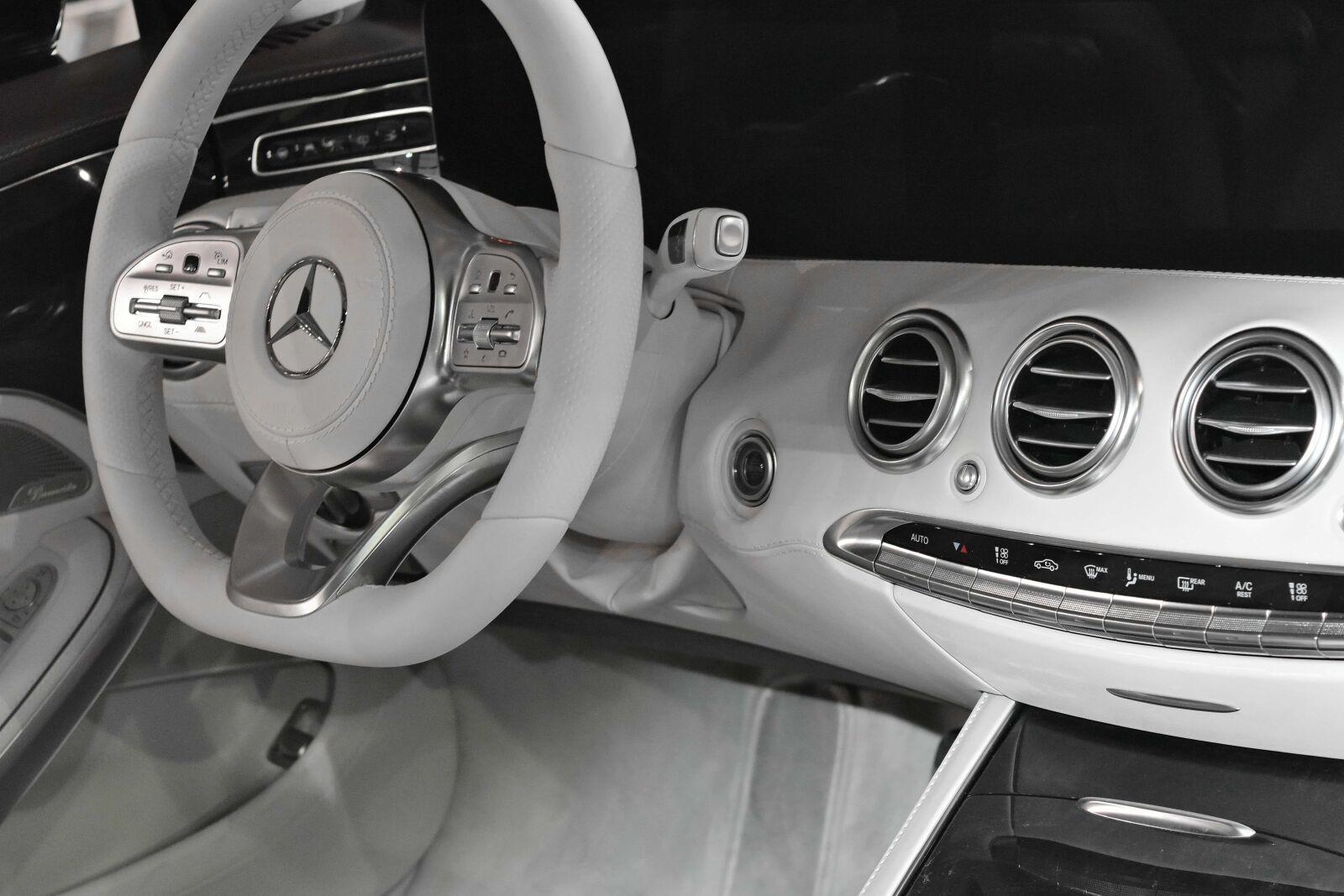 Nikon D5500 sample photo. Black and white, interior photography