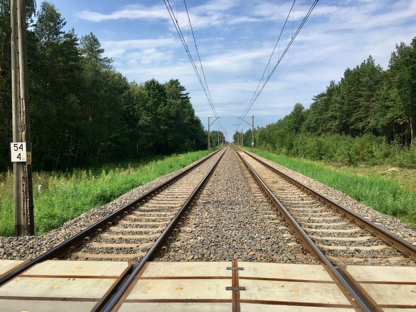 Apple iPhone SE sample photo. Tracks, view, railroad tracks photography