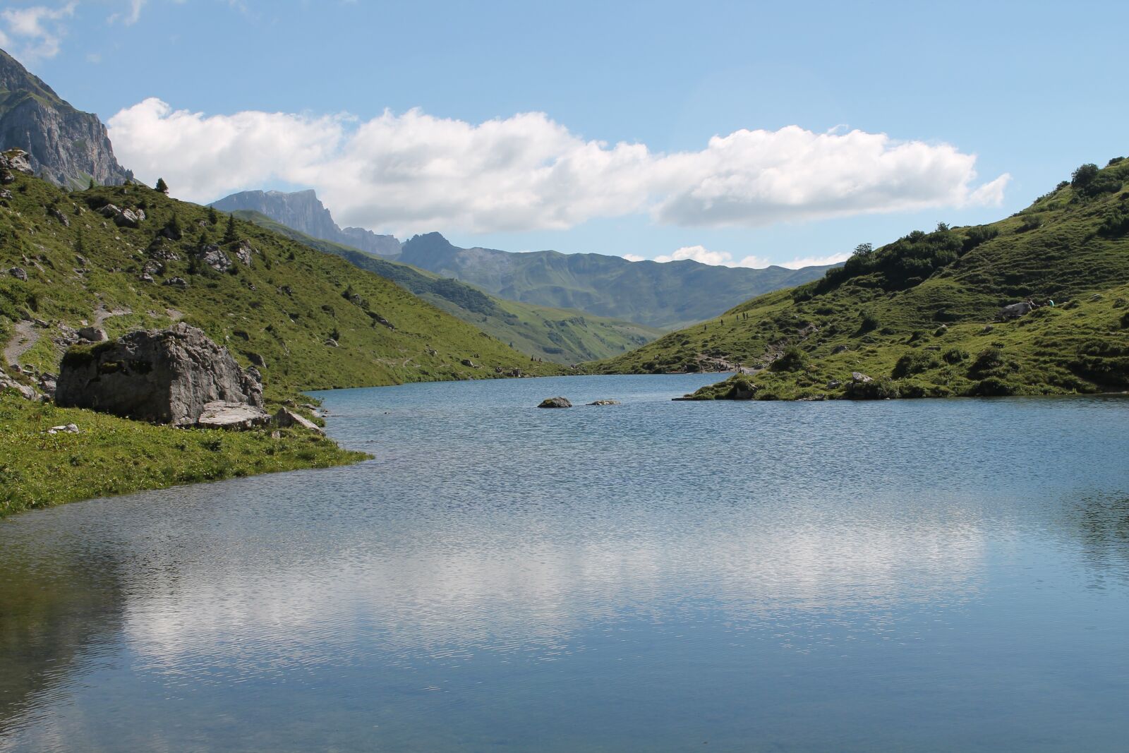Canon EOS 1100D (EOS Rebel T3 / EOS Kiss X50) sample photo. Lake, switzerland, mountains photography