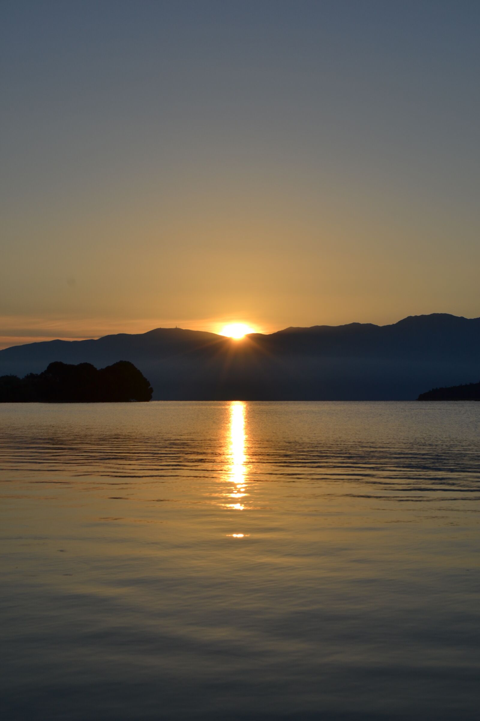 Nikon D3100 sample photo. Sunrise, morning, water photography