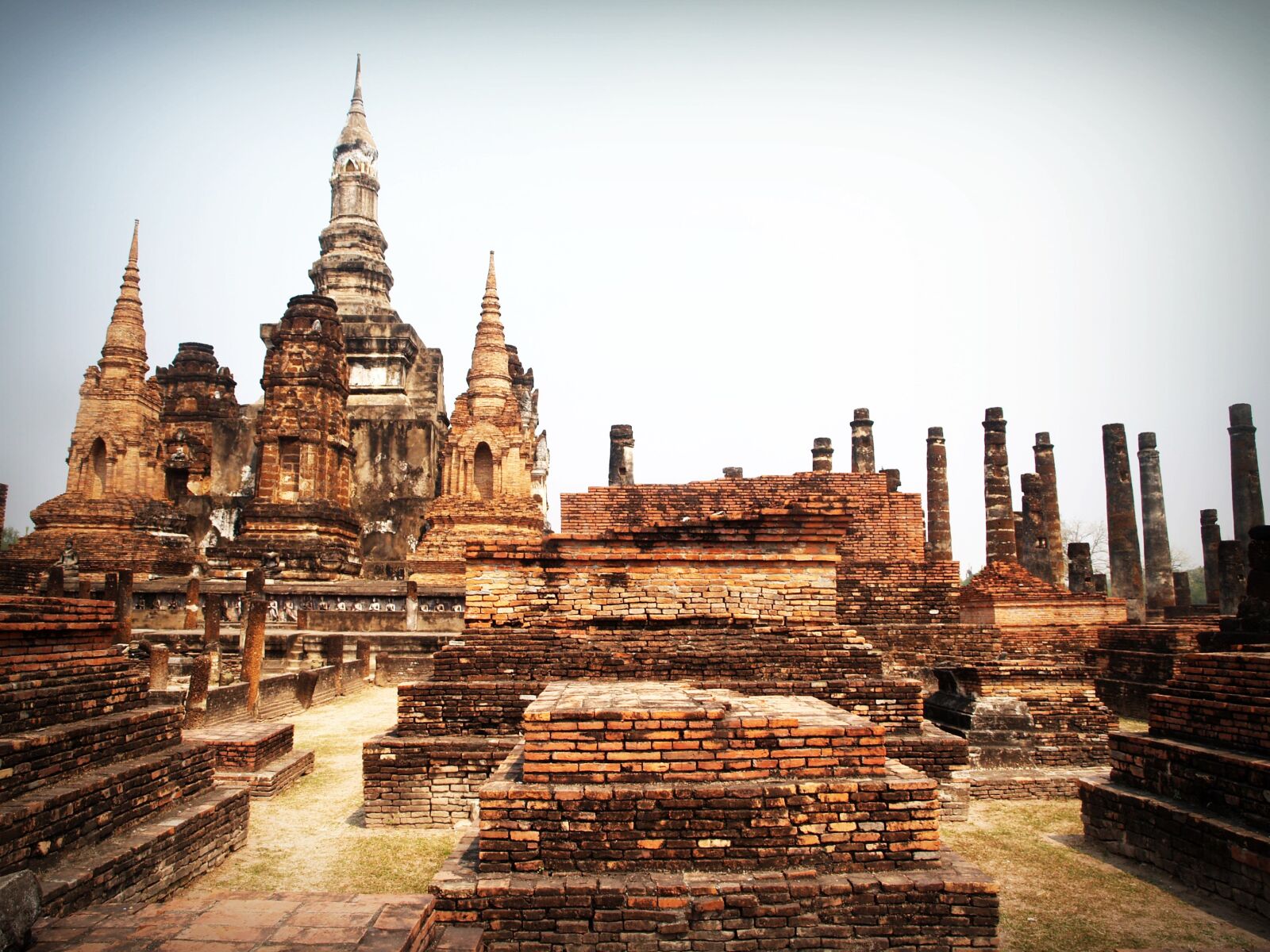 Olympus E-300 (EVOLT E-300) sample photo. Ancient, architecture, art, asia photography