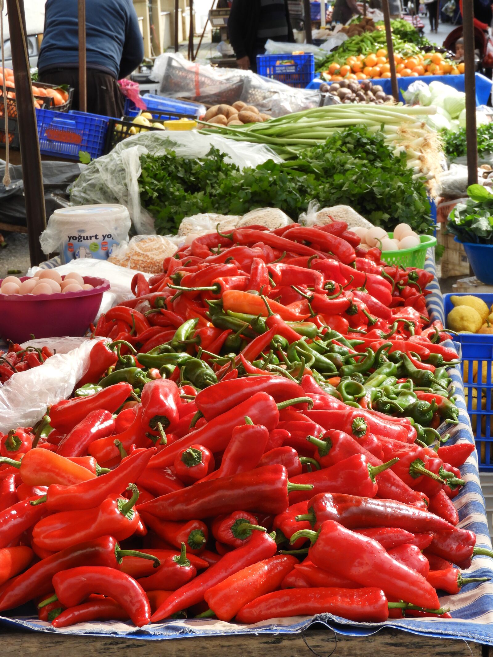 Nikon Coolpix B700 sample photo. Paprika, vegetables, bazaar photography