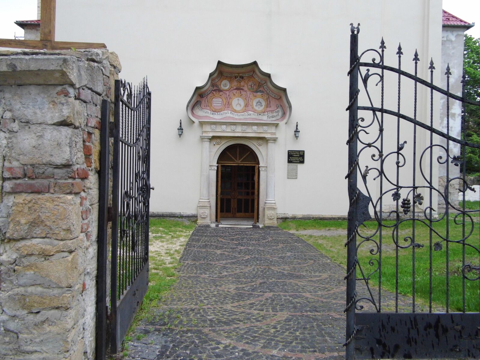 Benq GH600 sample photo. Ukraine, church, vintage photography