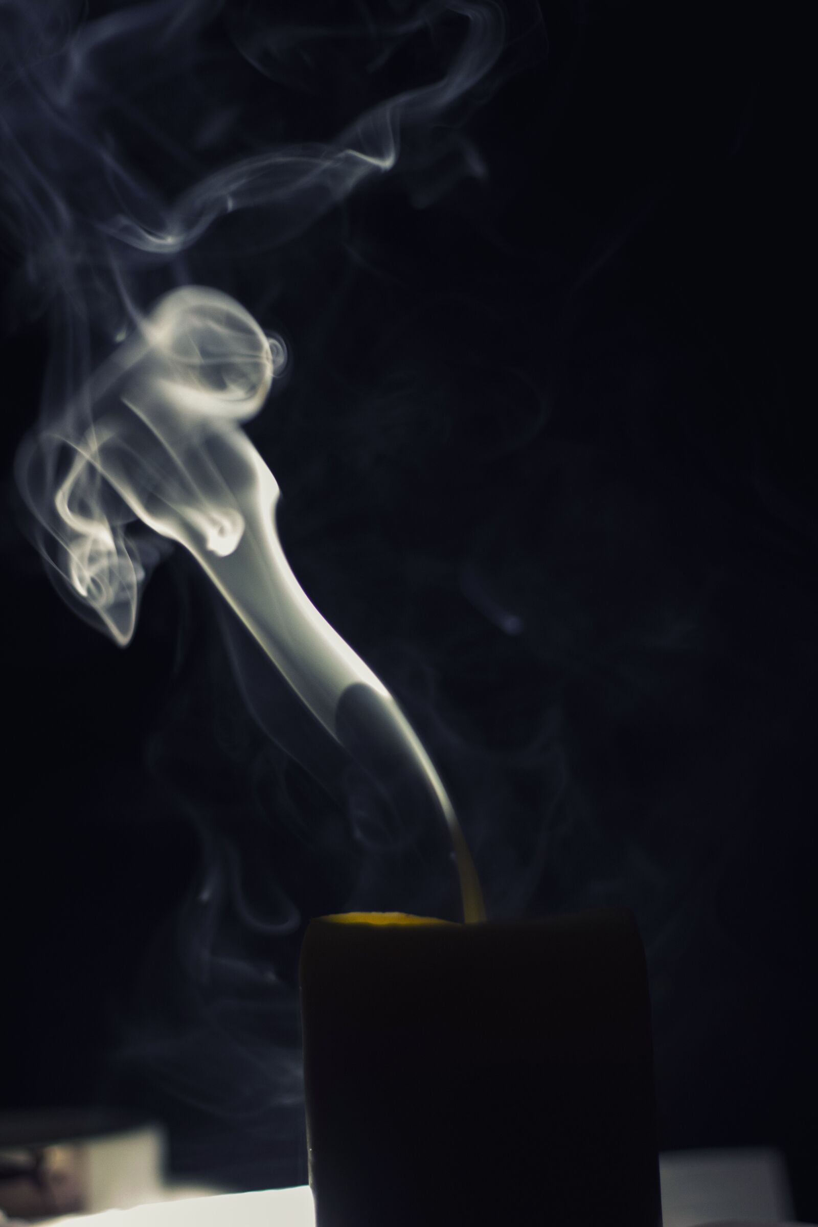Canon EOS 650D (EOS Rebel T4i / EOS Kiss X6i) + Canon EF 50mm F1.8 II sample photo. Smoke, candle, night photography