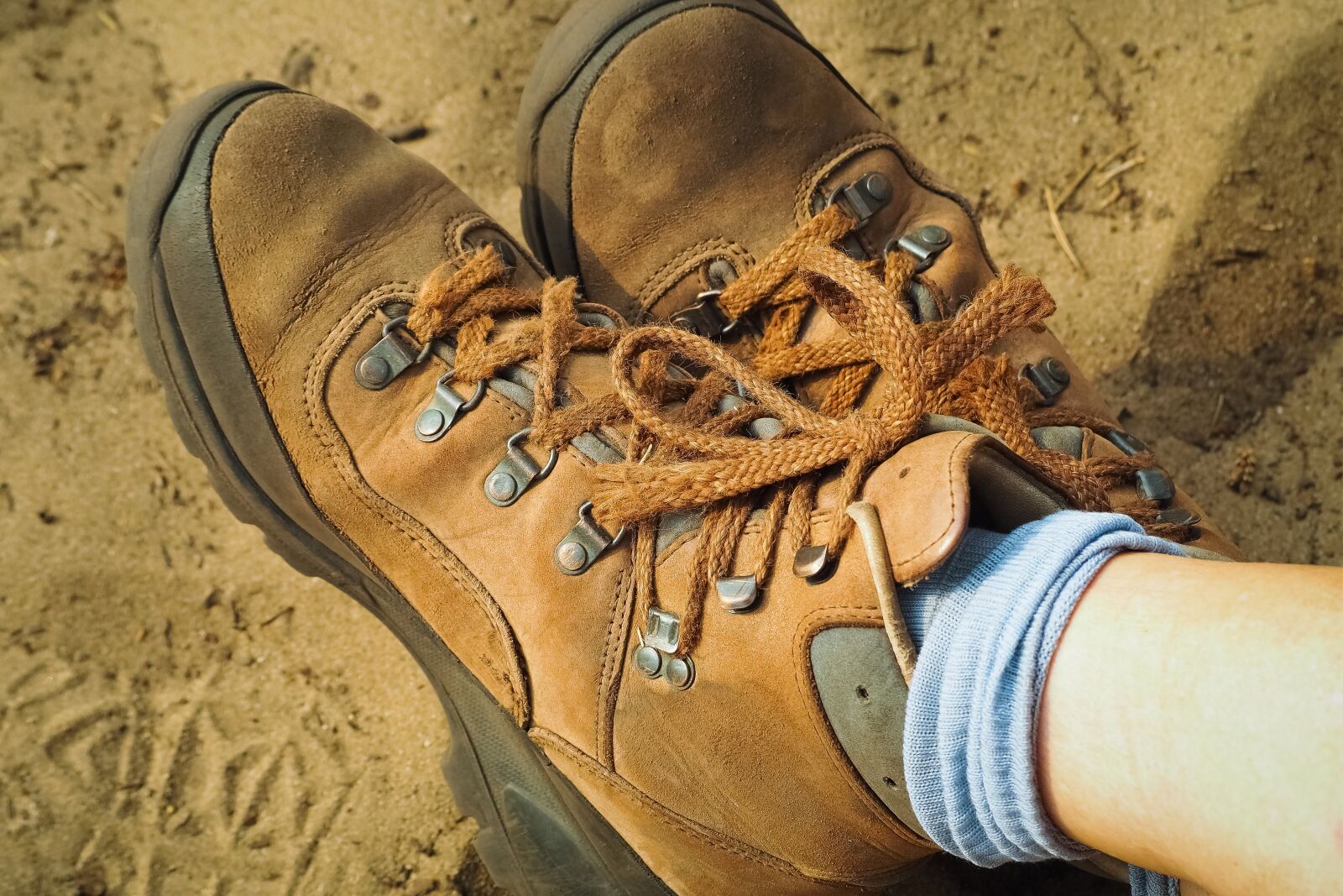 Olympus OM-D E-M10 sample photo. Hiking shoes, shoes, hiking photography