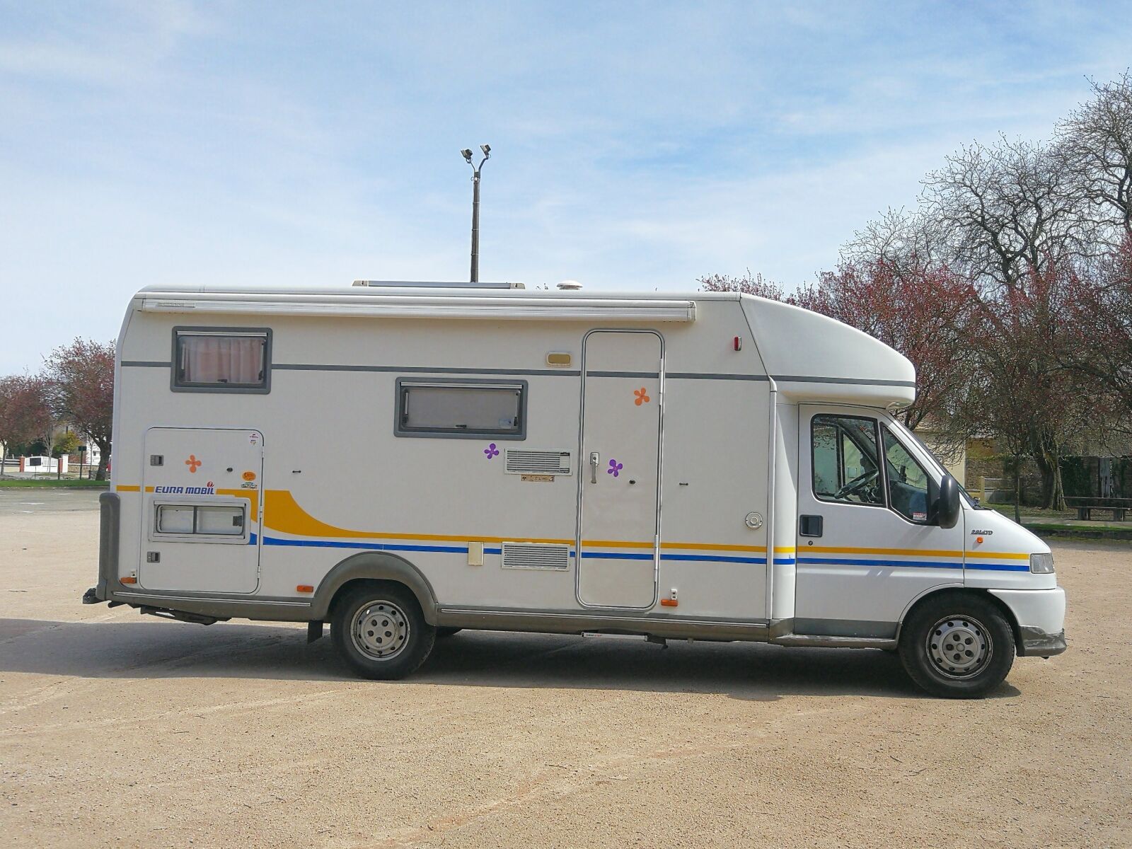 HUAWEI Mate 9 sample photo. Vehicle, camper, camping car photography