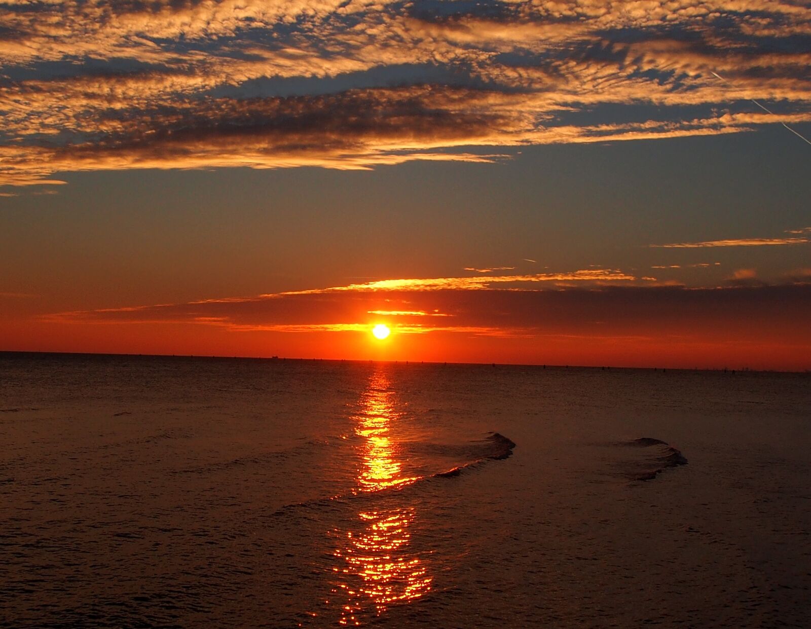 Olympus OM-D E-M5 sample photo. Sunset, sun, sky photography