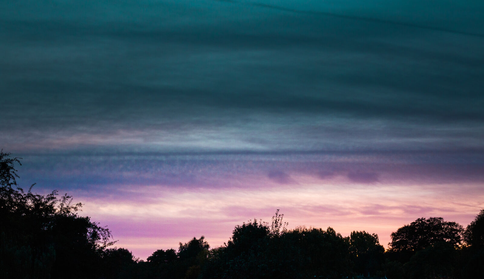 Canon EOS 70D + Canon EF 50mm F1.8 STM sample photo. Dark, clouds, purple, cloud photography
