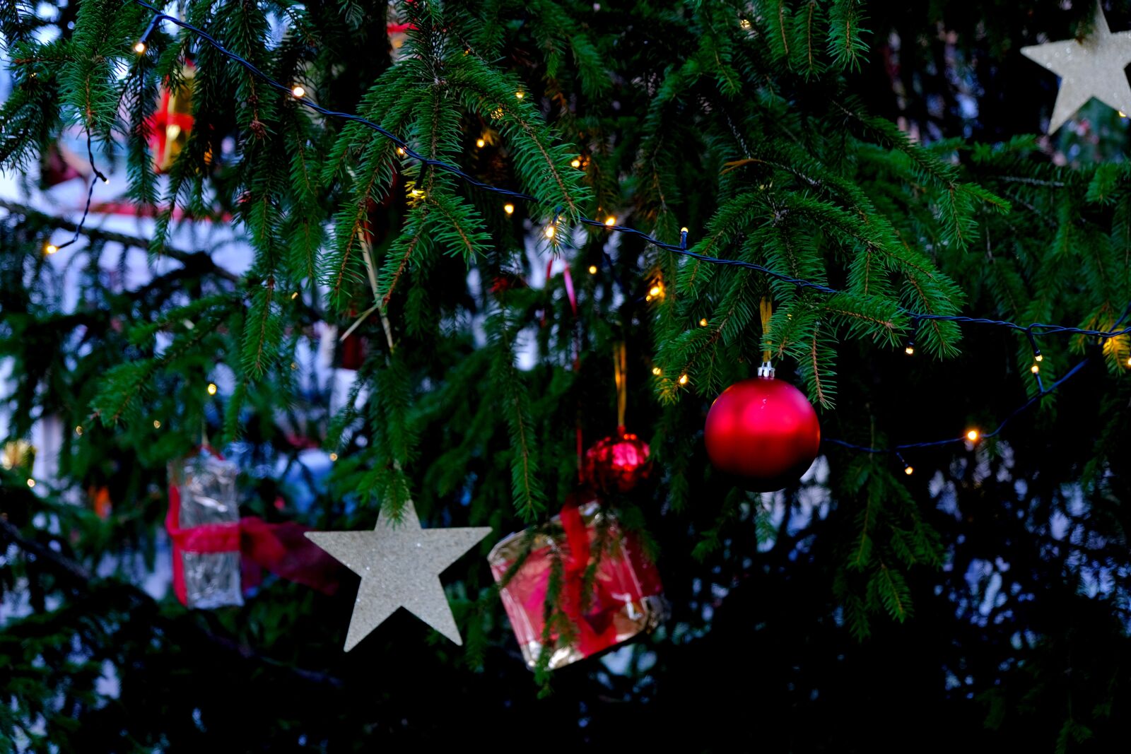 Fujifilm X-T20 sample photo. Christmas, tree decorations, decoration photography