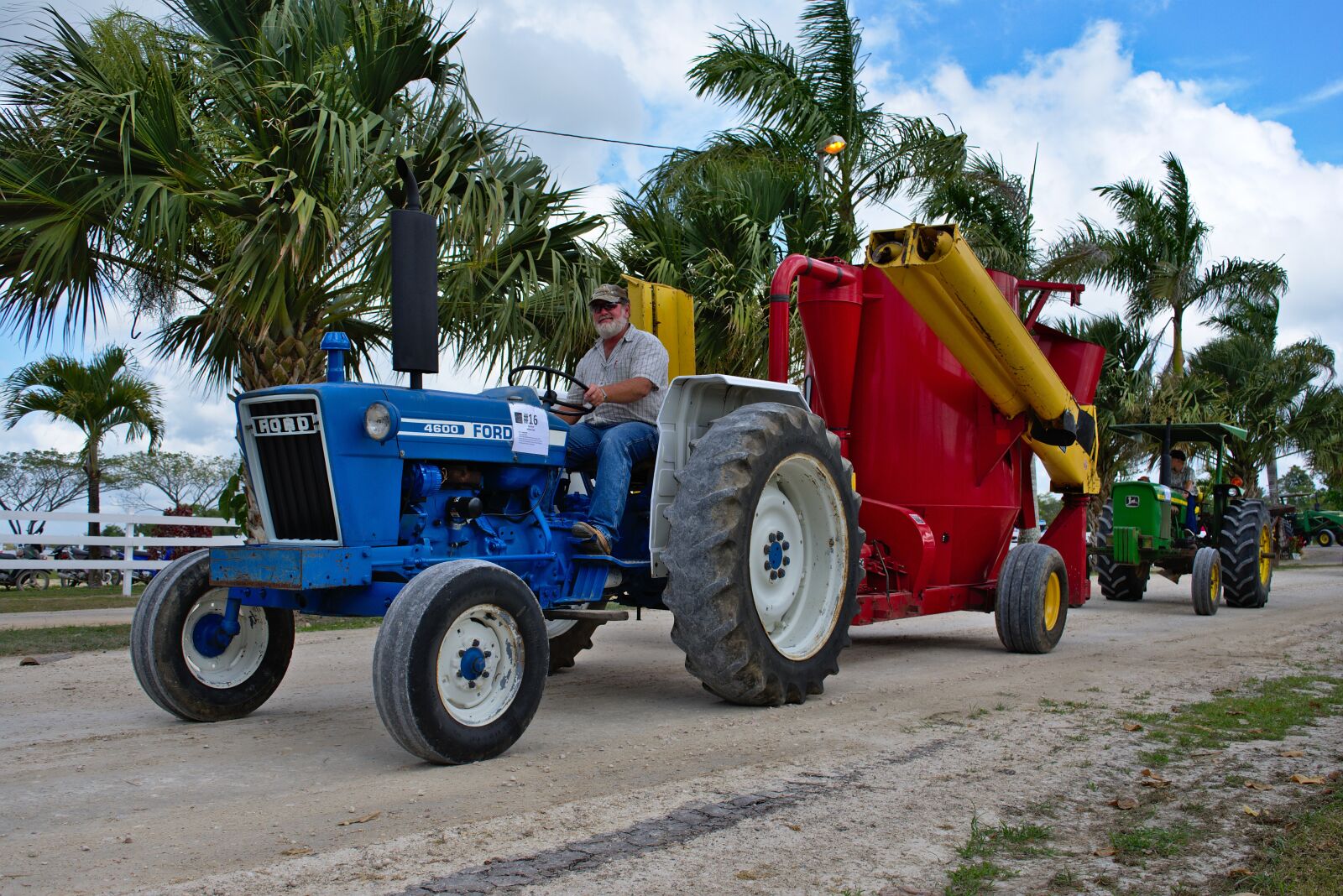 Nikon D7200 sample photo. Tractor, trailer, farm equipment photography
