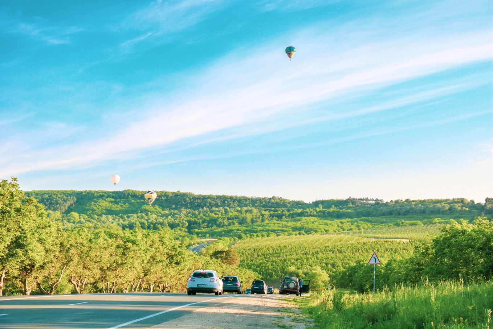 Canon EOS 750D (EOS Rebel T6i / EOS Kiss X8i) sample photo. Moldova, cars, flying photography